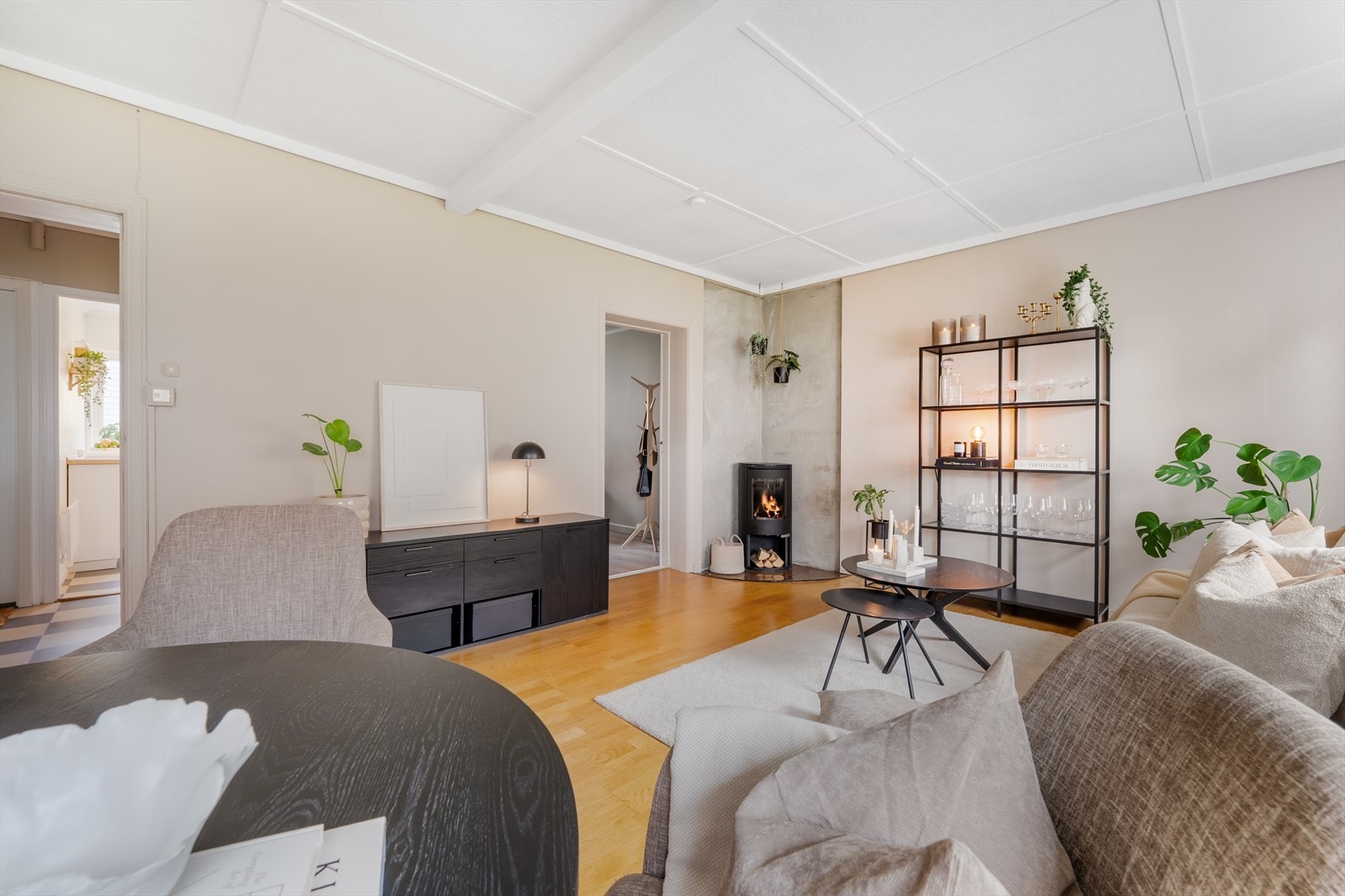 - Du har vedovn i stuen som bidrar til en varm og lun følelse - Galleribilde