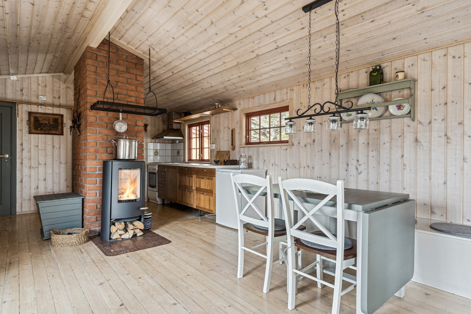 Det er god plass til spisebord. Galleribilde