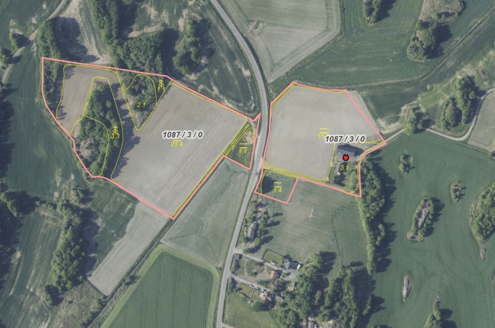 Her ser vi en oversikt over de to teigene som ligger ved og rundt boligen. Galleribilde