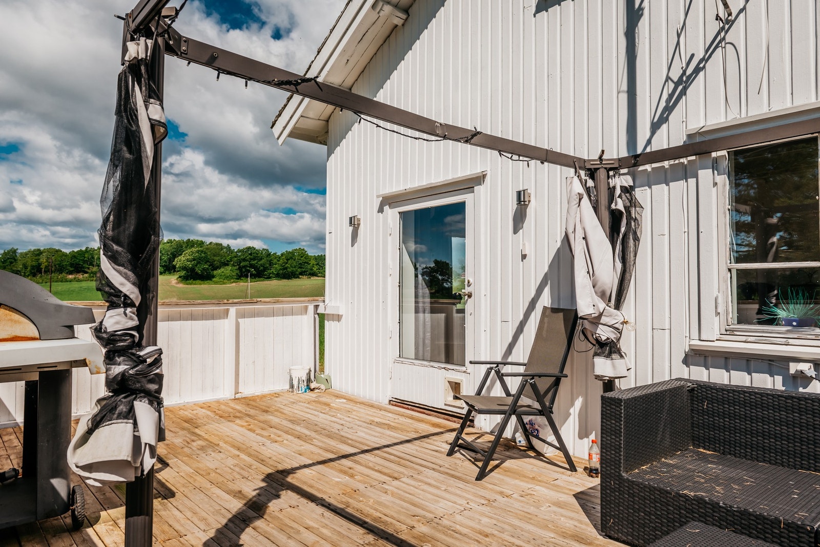 Det er meget gunstige solforhold på eiendommen. Sol fra morgen til kveld. Galleribilde