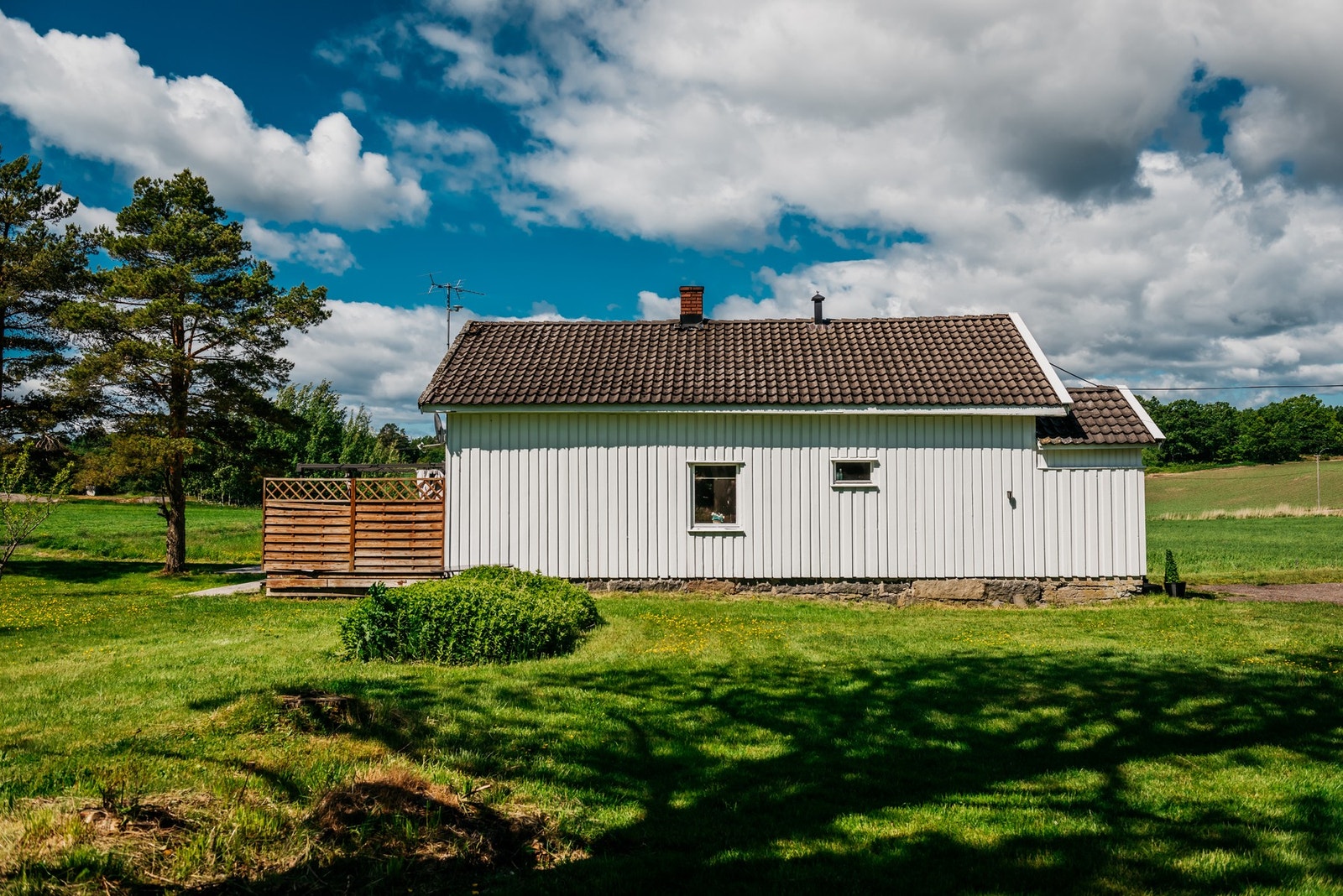 Enebolig i enkel forfatning. Galleribilde