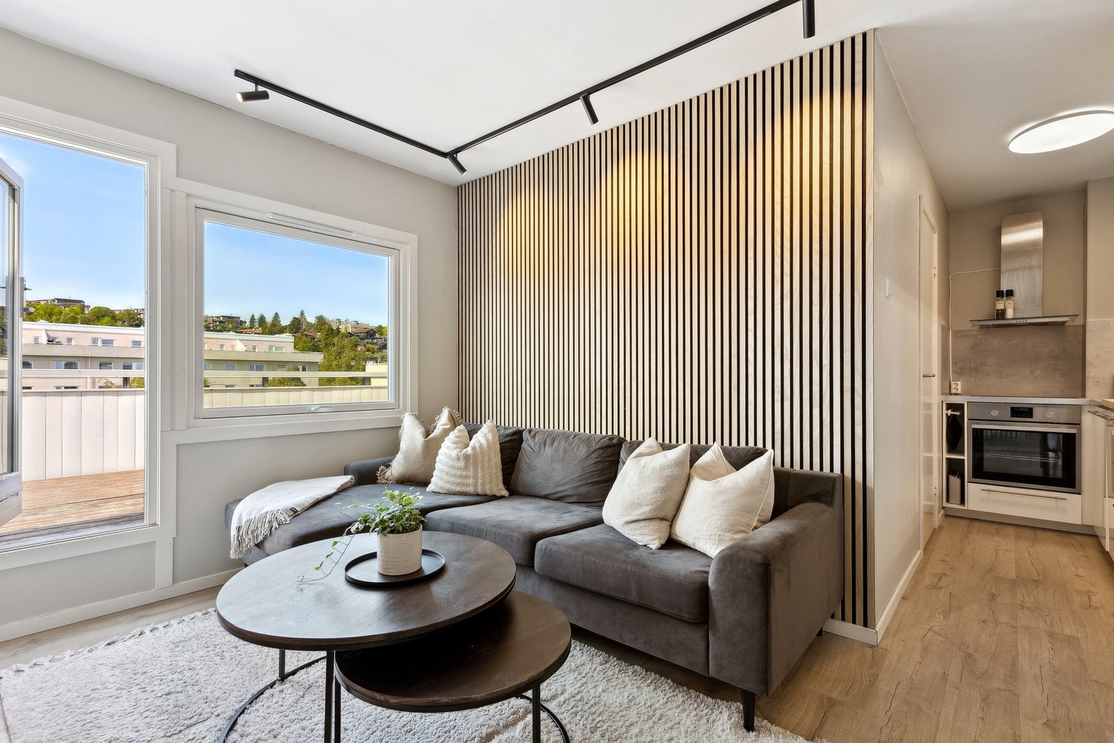 Stuen/kjøkkenet måler totalt ca. 17 kvm. Galleribilde