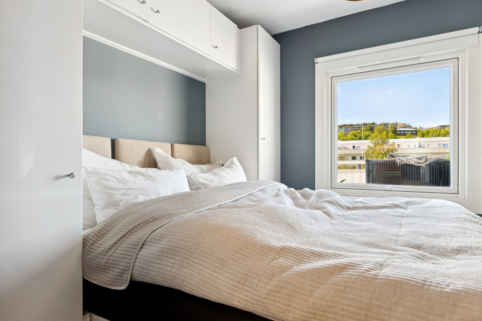 Her kan du enkelt innrede med stor dobbeltseng. Galleribilde