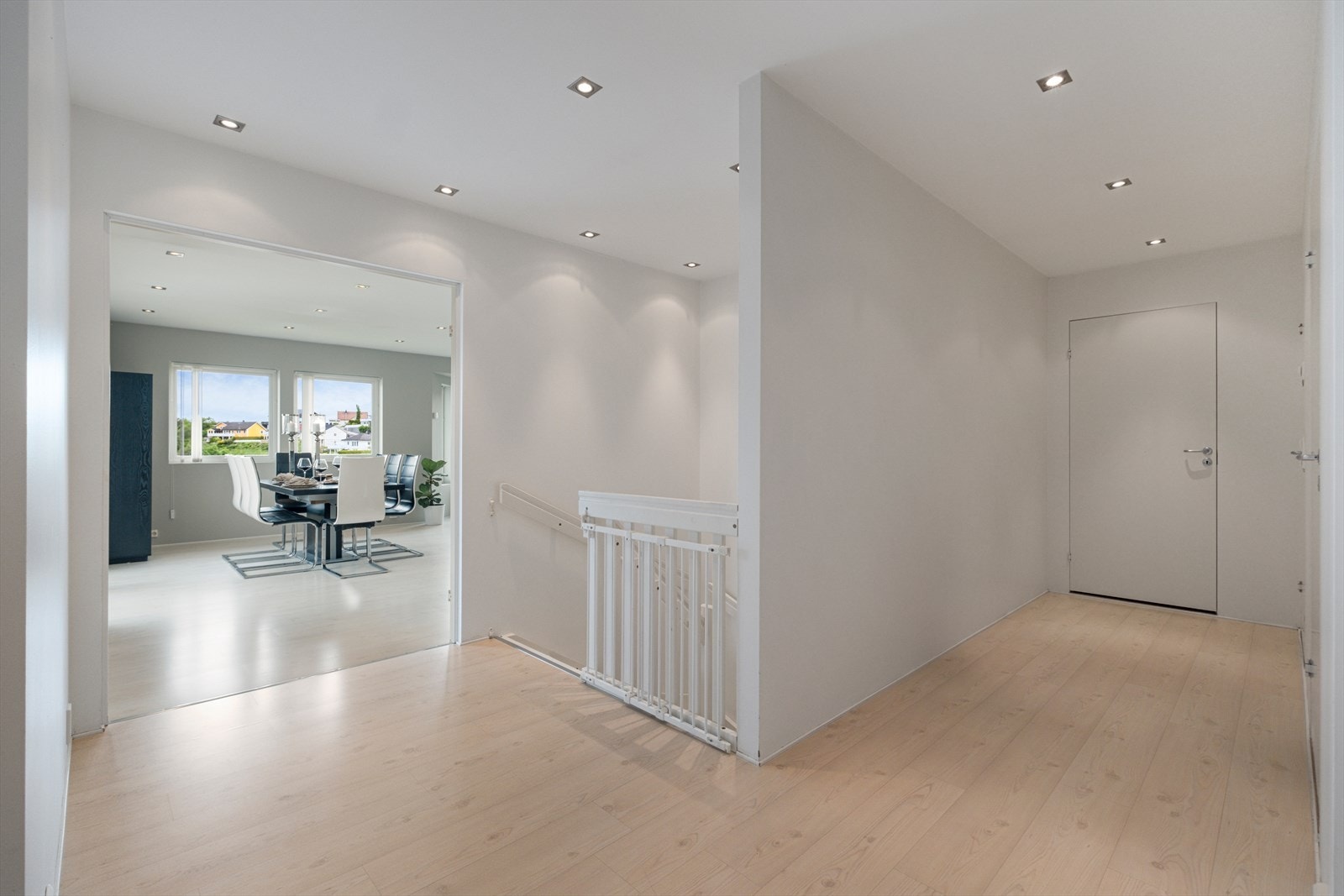 Gang med trapp til underetasje Galleribilde