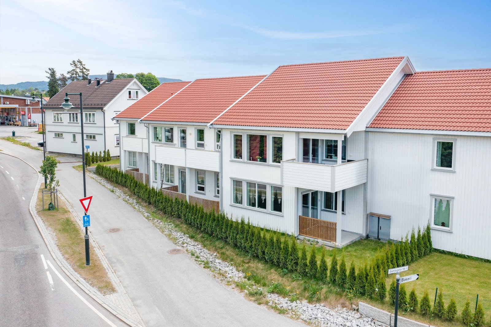 Praktisk leilighet som ligger i 1. etasje med. Galleribilde