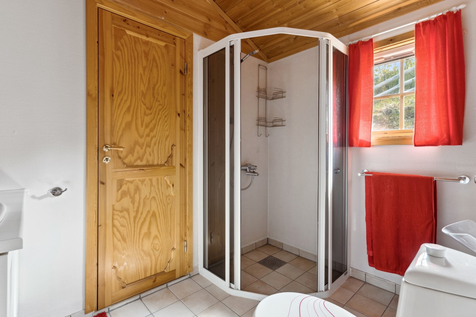 Dusjkabinett på bad. Galleribilde