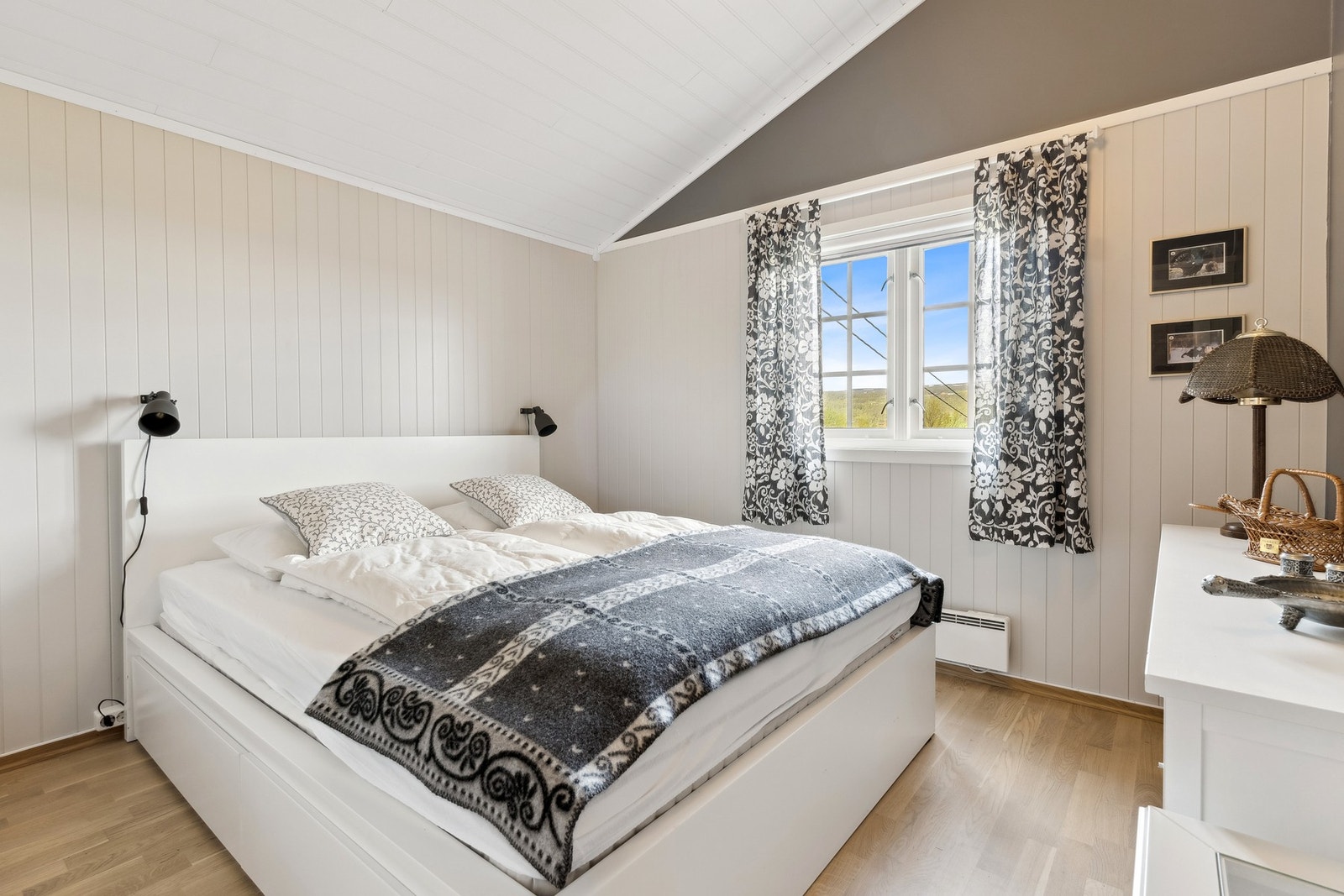 Anneks: Lyst og romslig soverom. Galleribilde