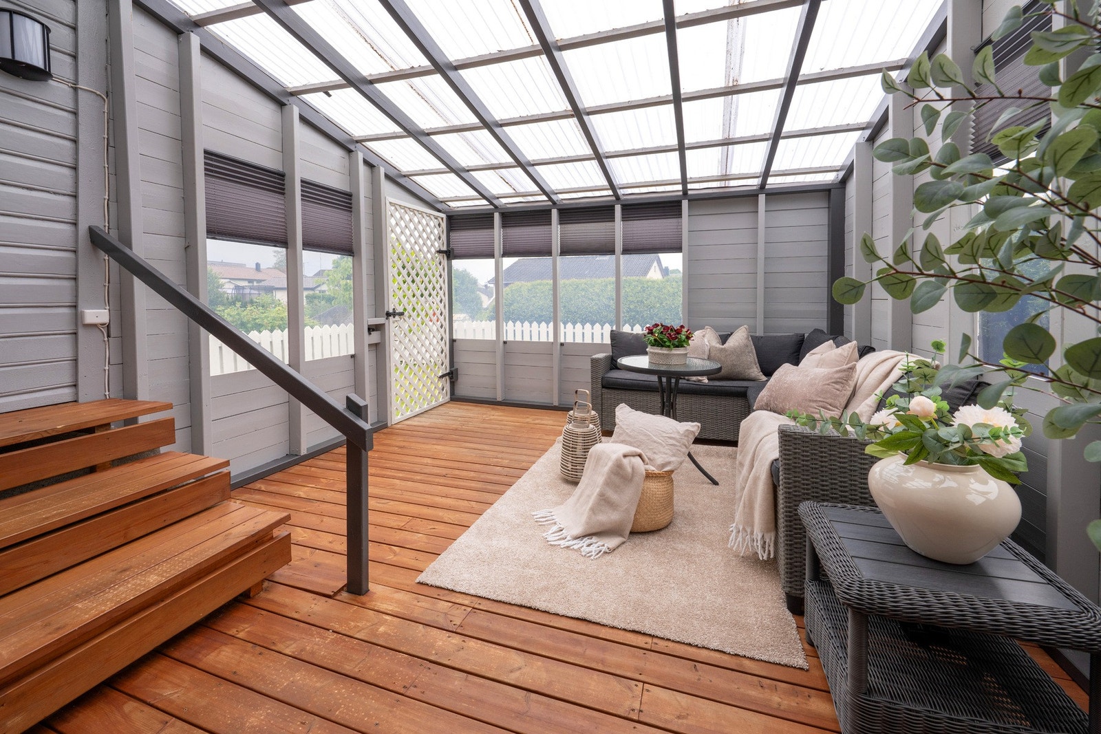 Trivelig hagestue som forlenger sommeren ut over høsten. Galleribilde