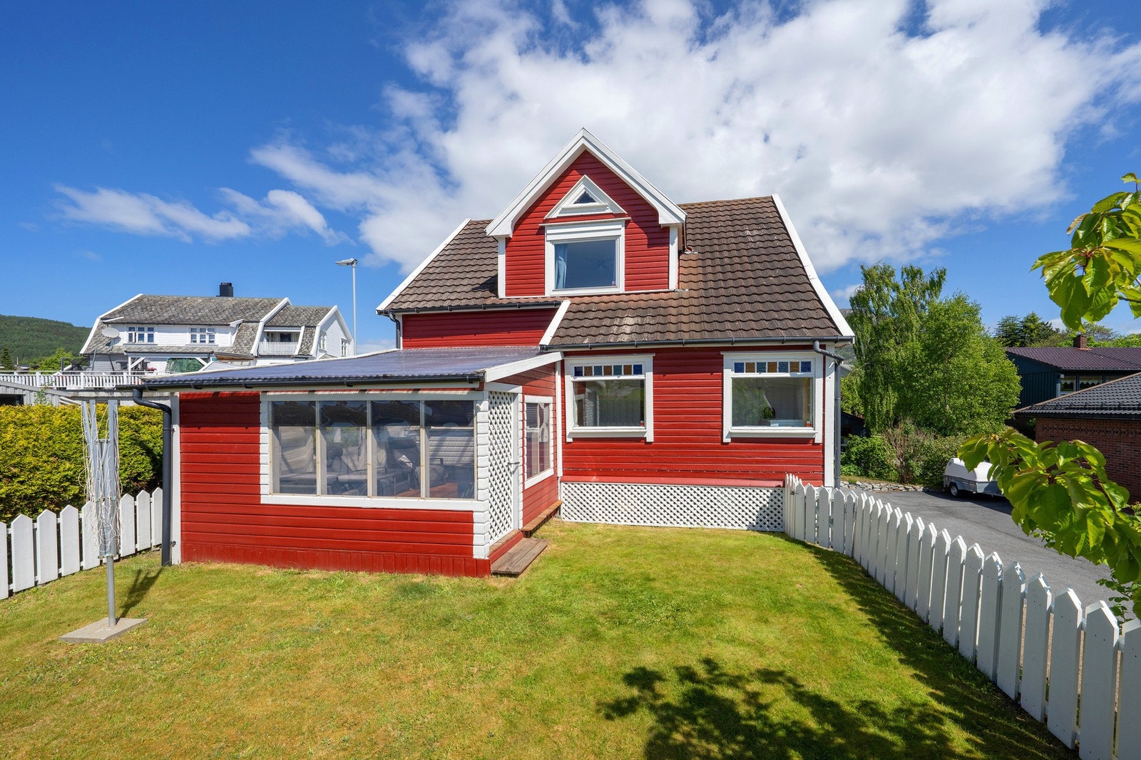 Herlig hage med gode solforhold. Galleribilde