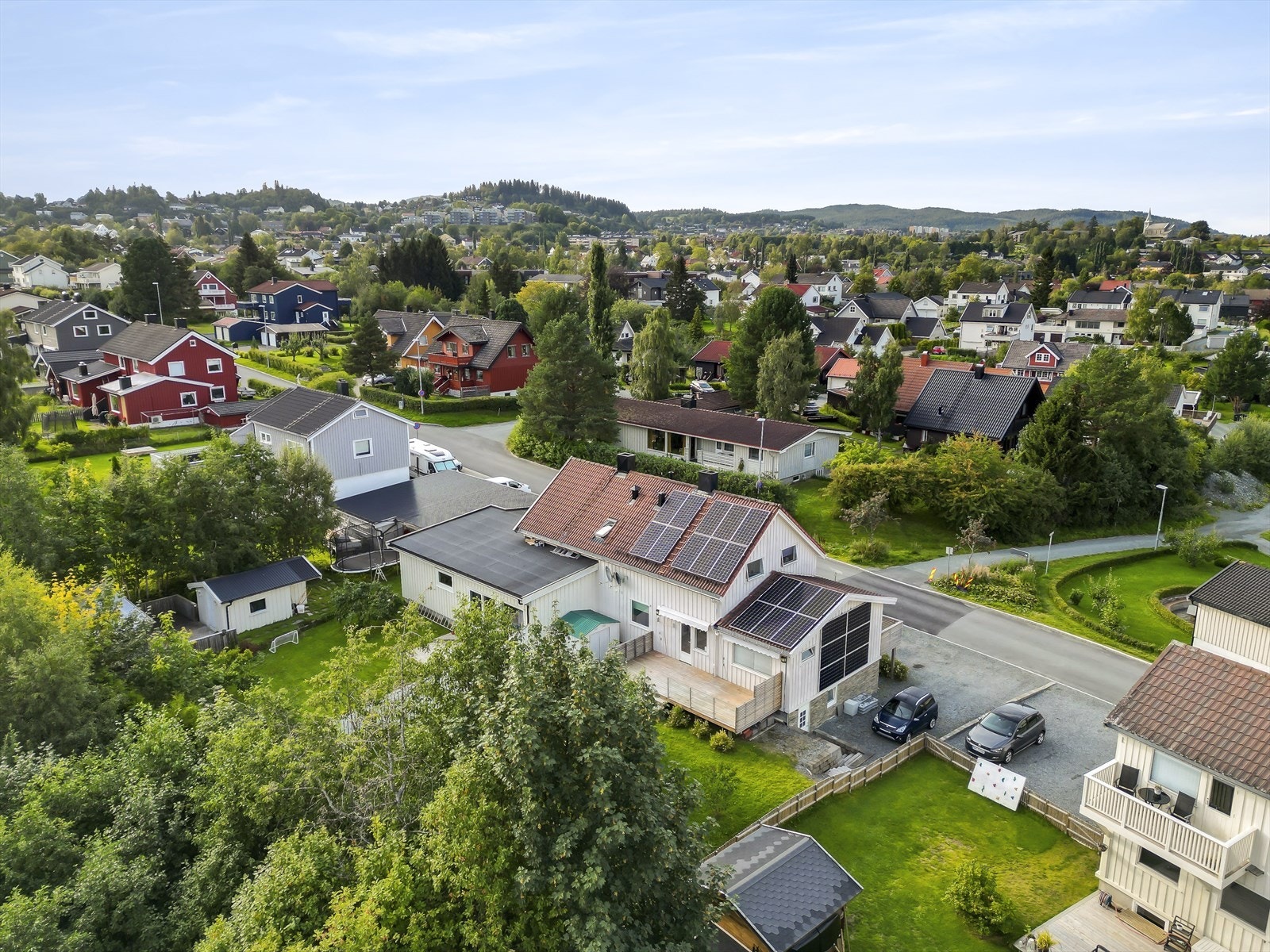 Drone. Solrik tomt som ligger sørvendt Galleribilde