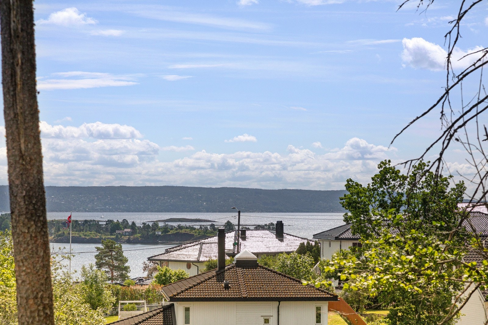 Utsikt fra tomten Galleribilde