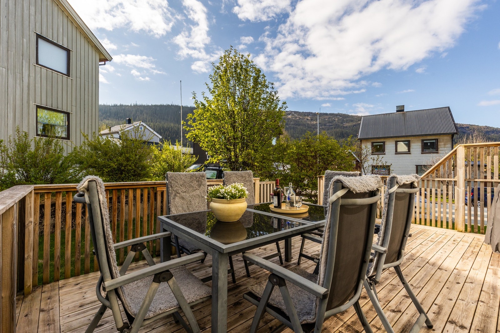 En sentrumsnær enebolig som man kan flytte rett inn i Galleribilde