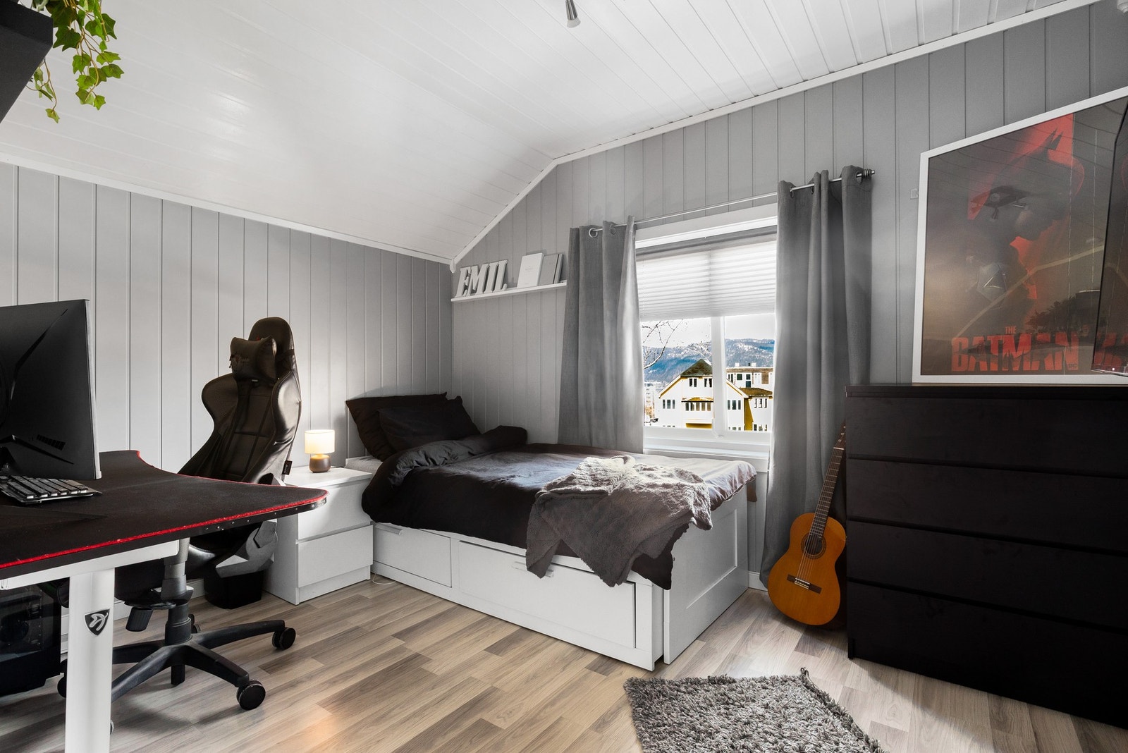 De store vindusflatene gir godt med naturlig lys inn Galleribilde