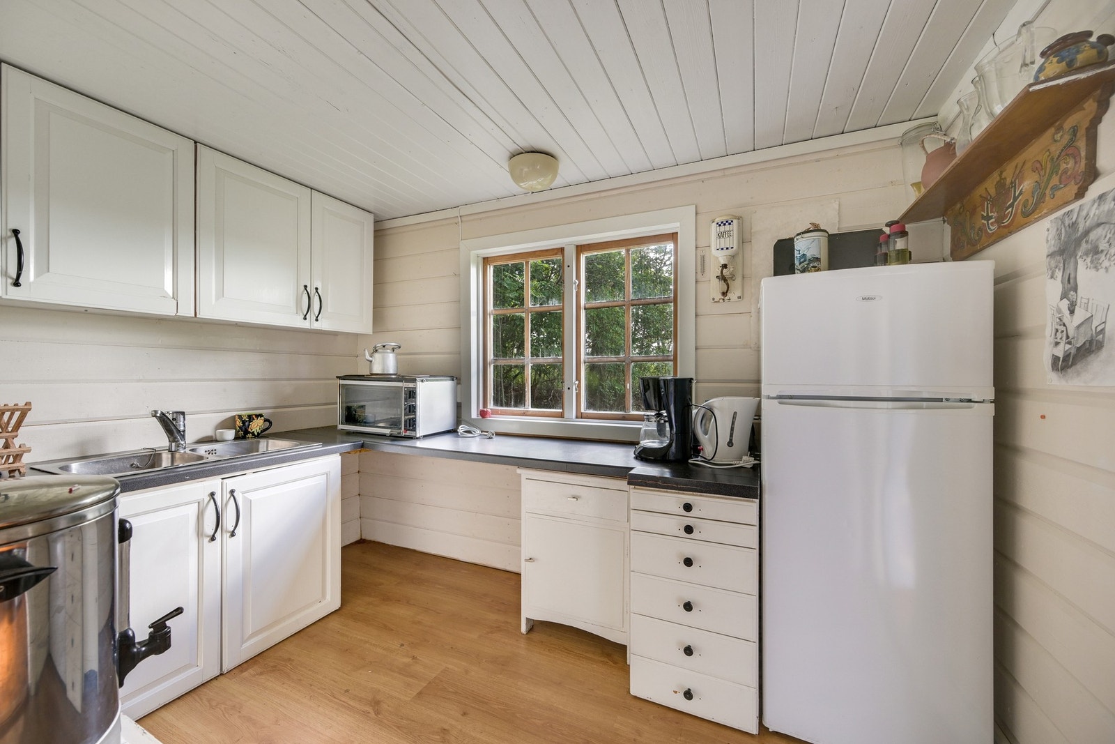 Inn fra stuen til kjøkkenet Galleribilde