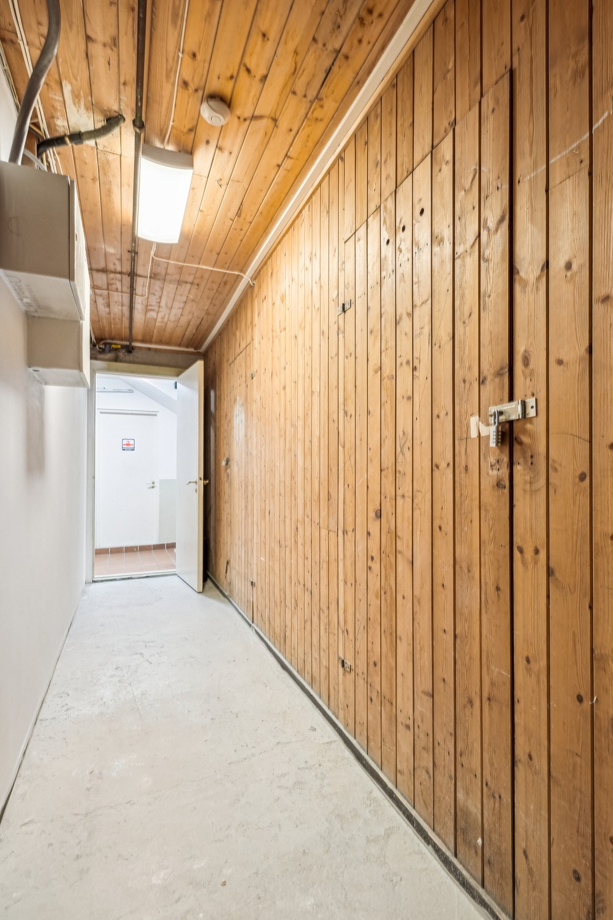 Andelen disponerer 1 bod på loft og 2 boder i 1. etasje. Galleribilde