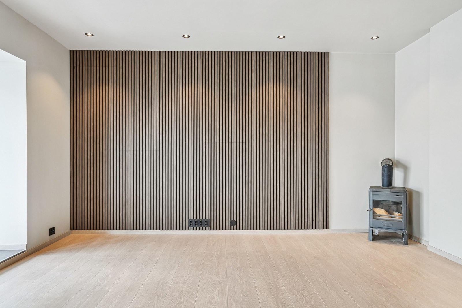 Peisovn i hjørnet. Galleribilde