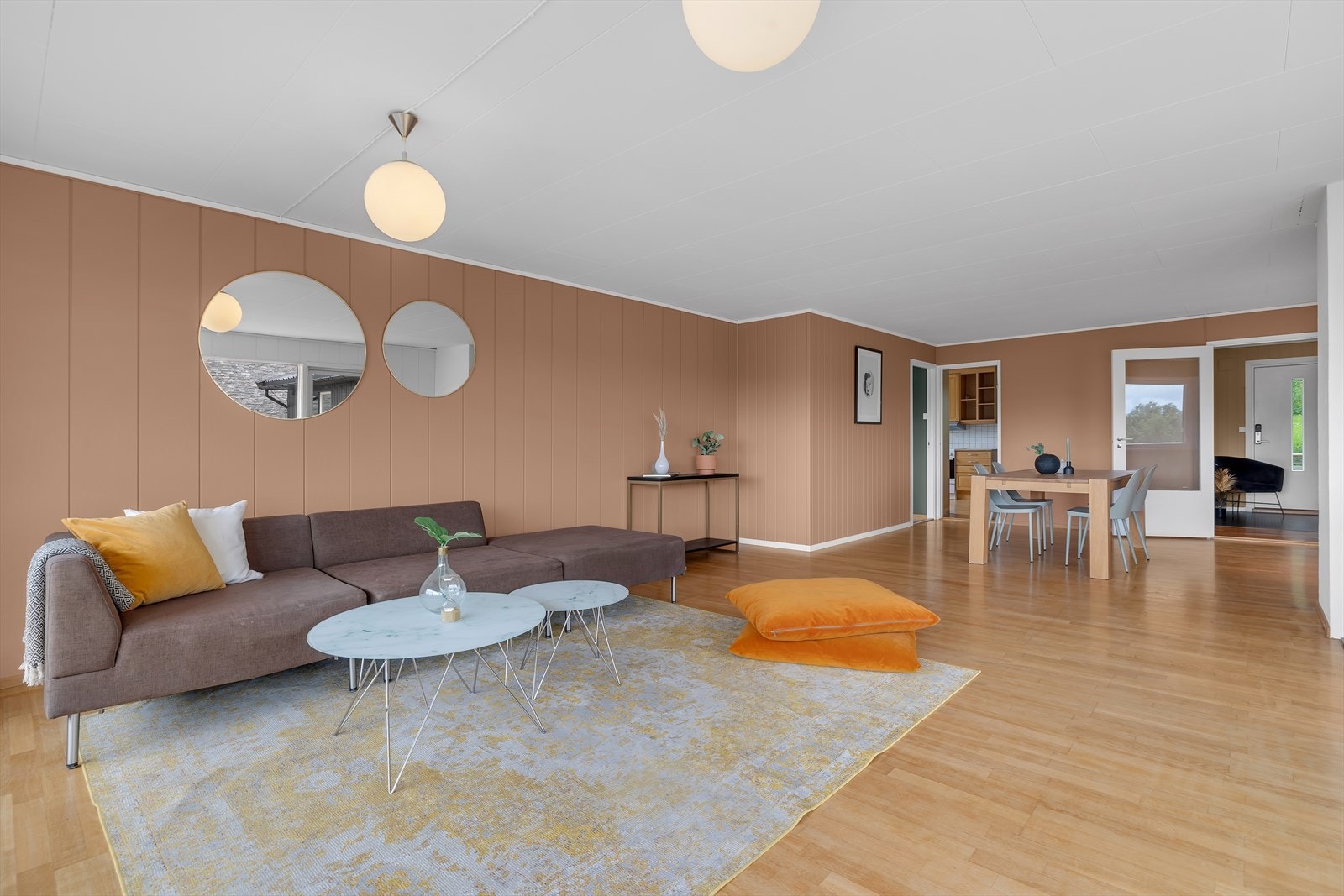 Stor stue med mange møbleringsmuligheter. Galleribilde