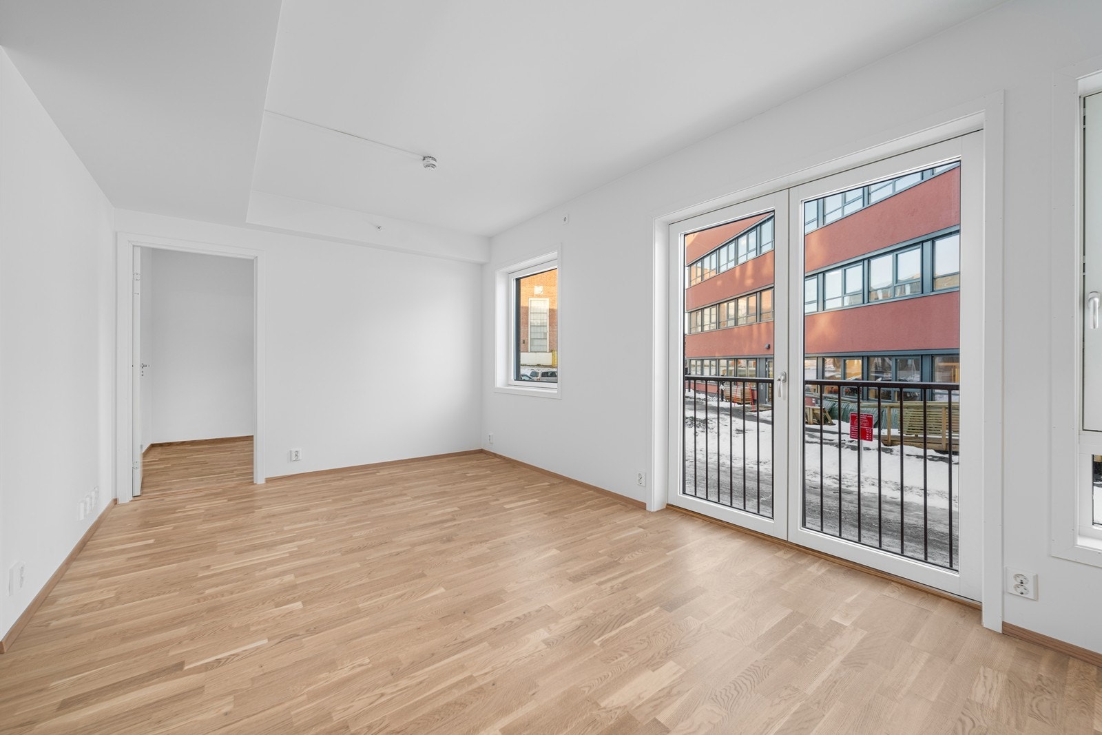 Det er utgang til fransk balkong. Galleribilde