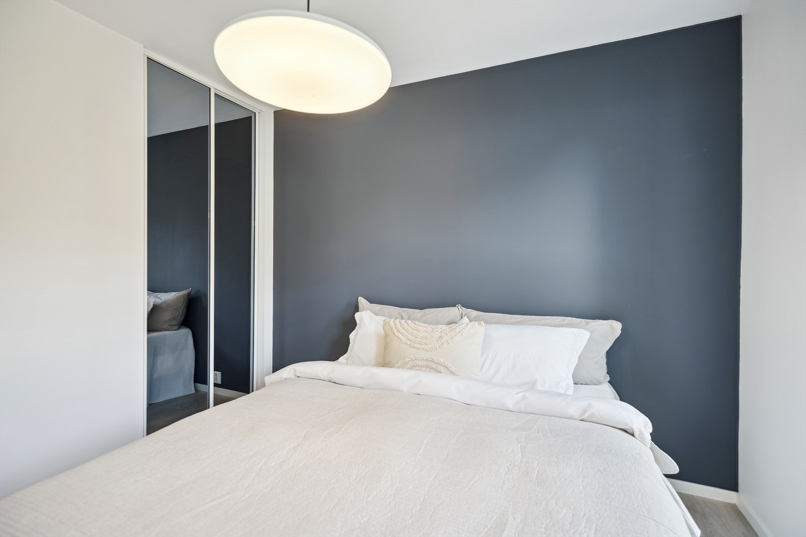 Soverom I Galleribilde