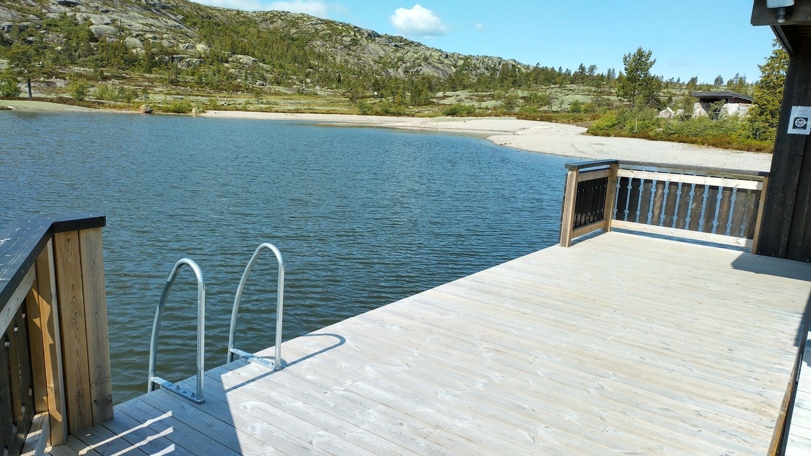 - Privat bilde - badstue og badeplass på toppen - Galleribilde