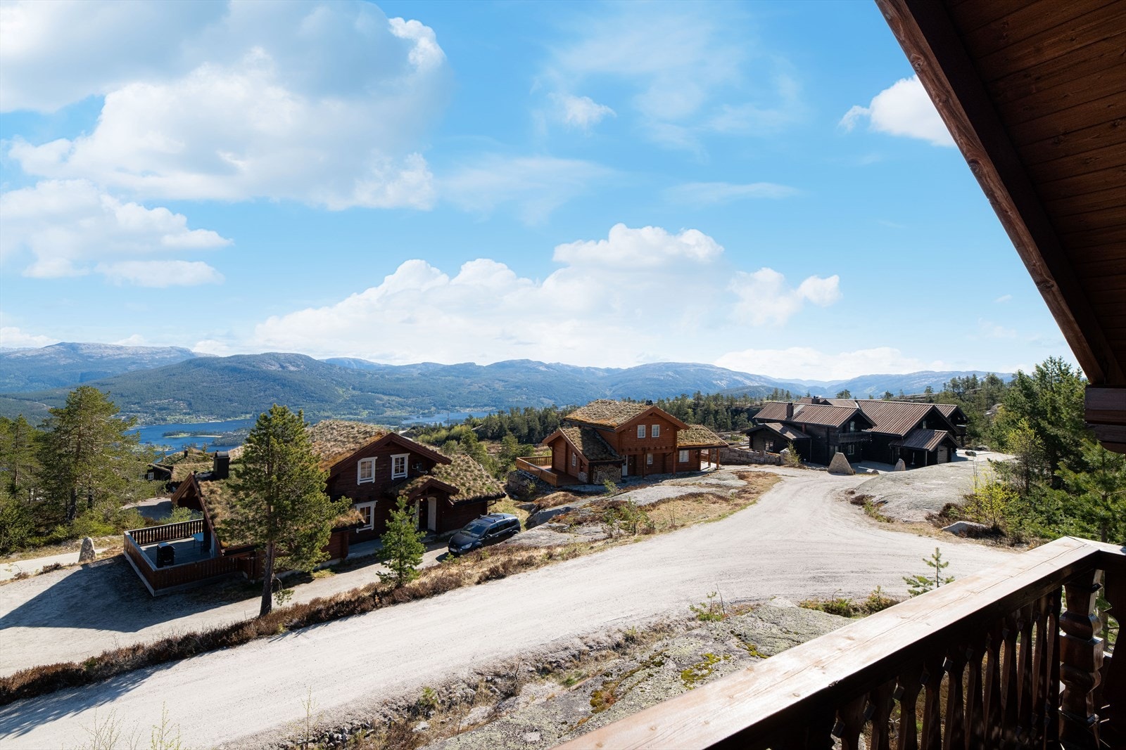 Et fint sted å nyte morgenkaffen i fred og ro. Galleribilde