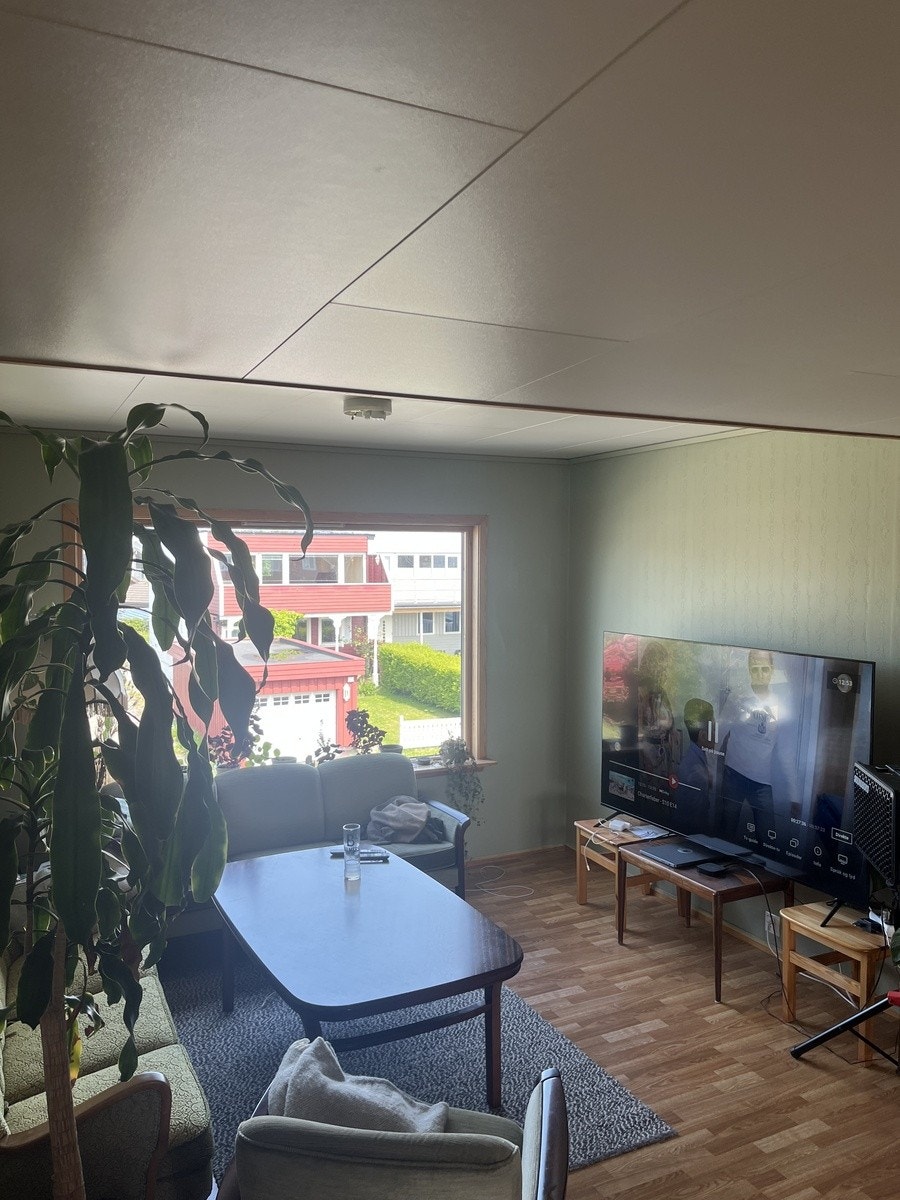 Koselige sofakrok, 75" TV Galleribilde