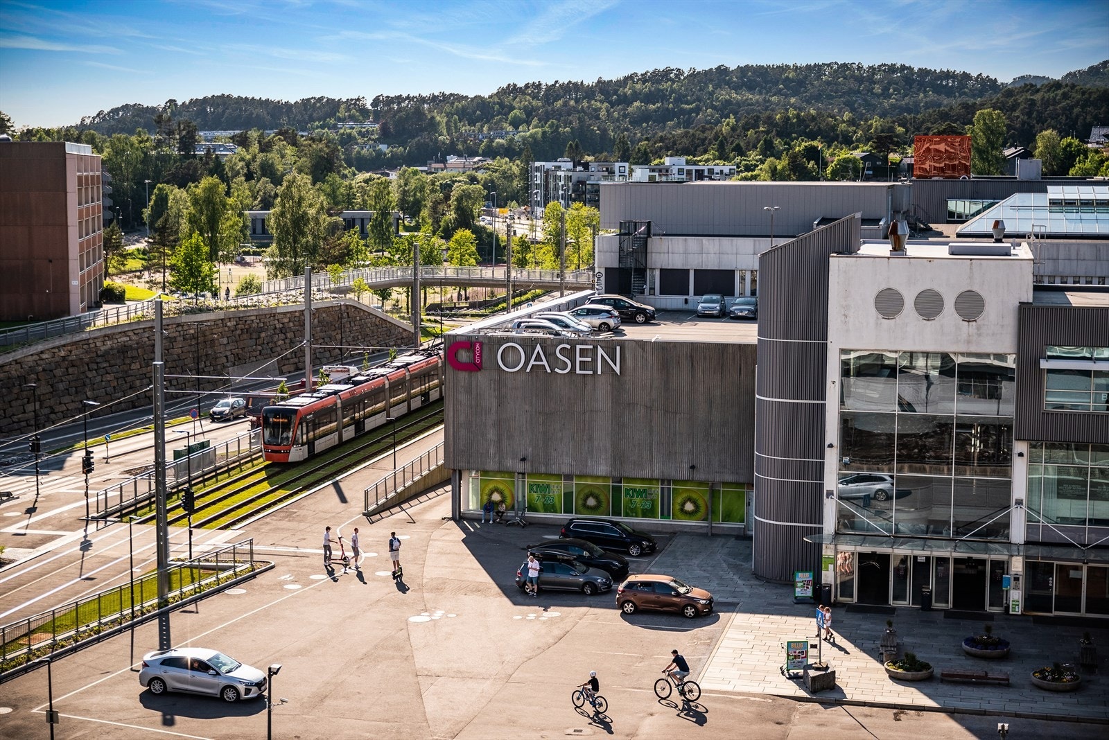 - Oasen senter ligger like i nærheten og har et godt utvalg butikker, spisesteder. Her ligger også treningssenteret SATS - Galleribilde