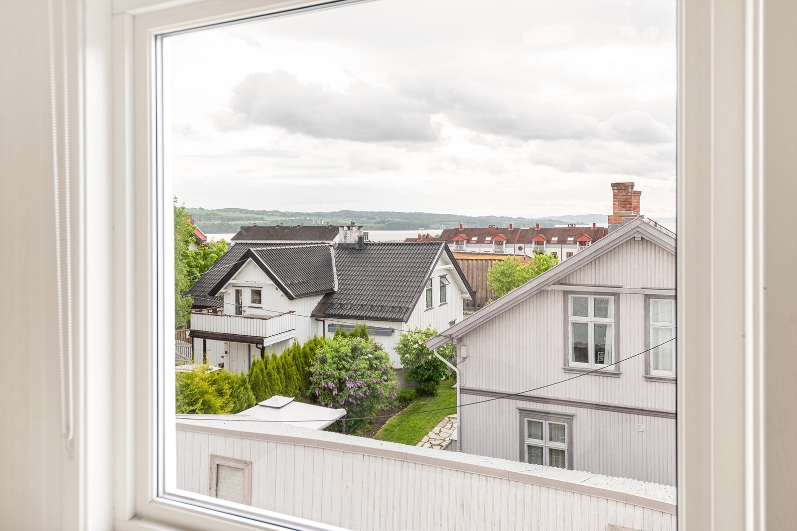 Utsikt fra Soverom 2 i loftetasje Galleribilde