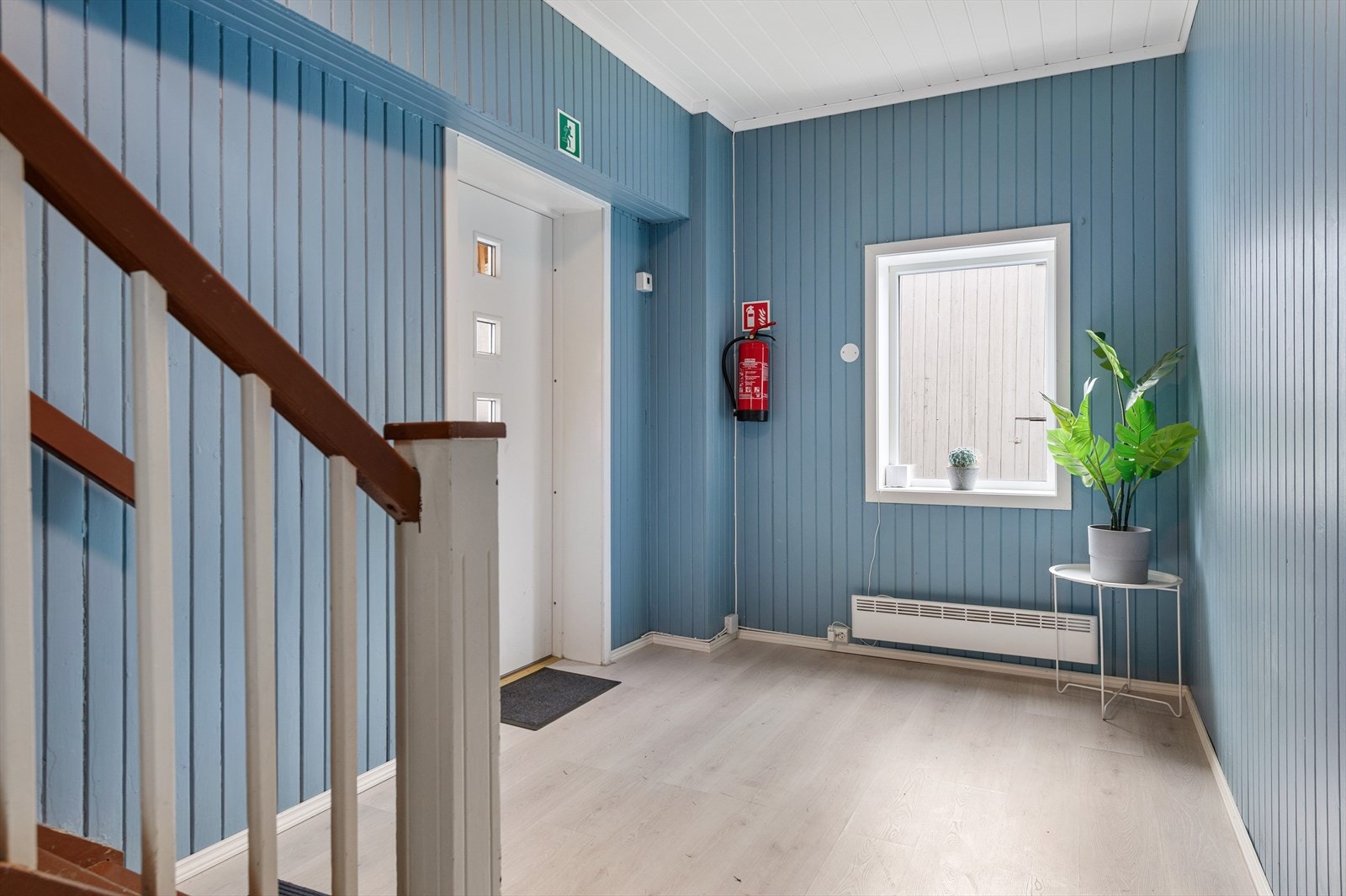 Velkommen inn! Felles gang/ trappegang. Galleribilde