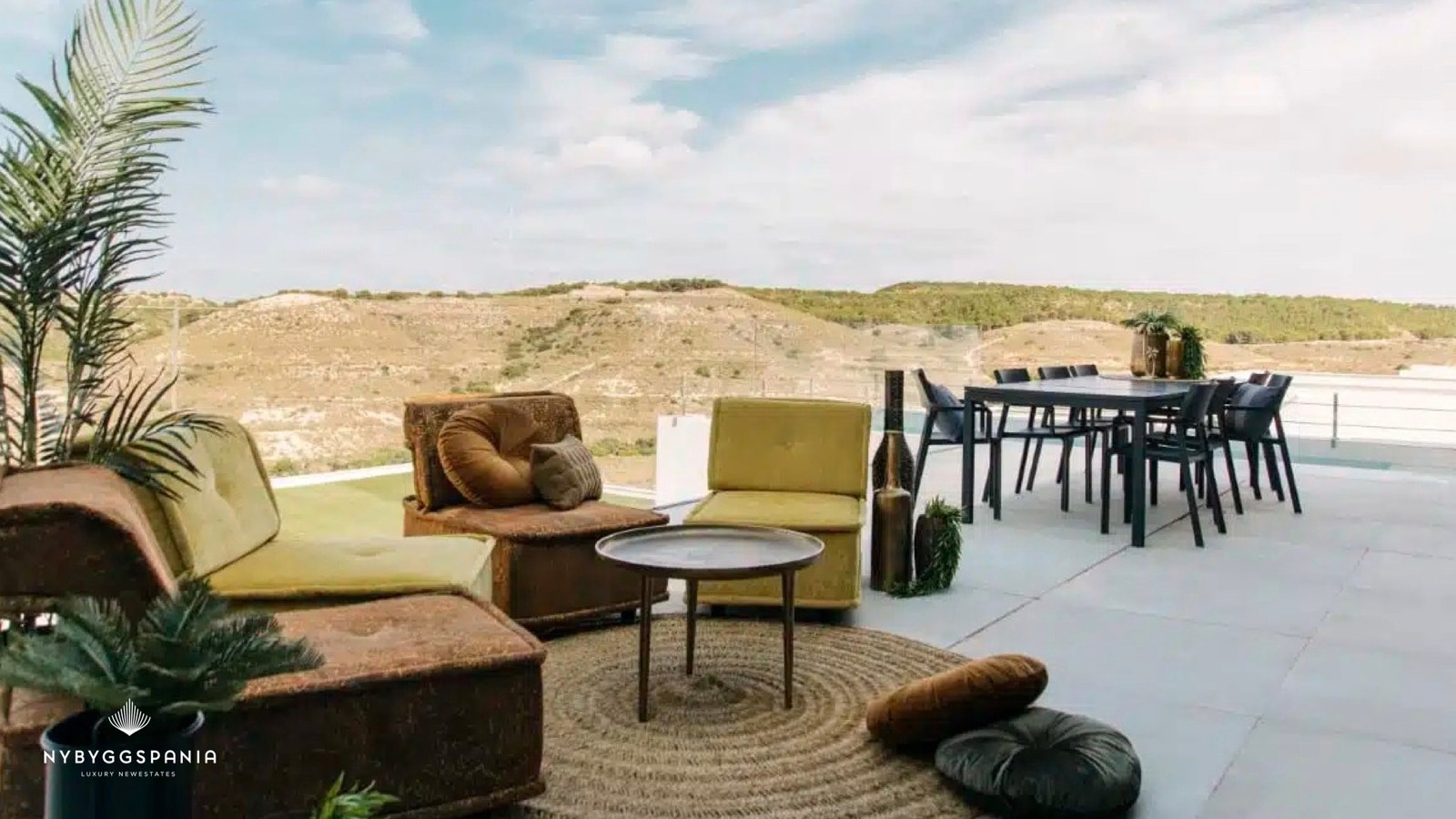 Stor uteplass Galleribilde