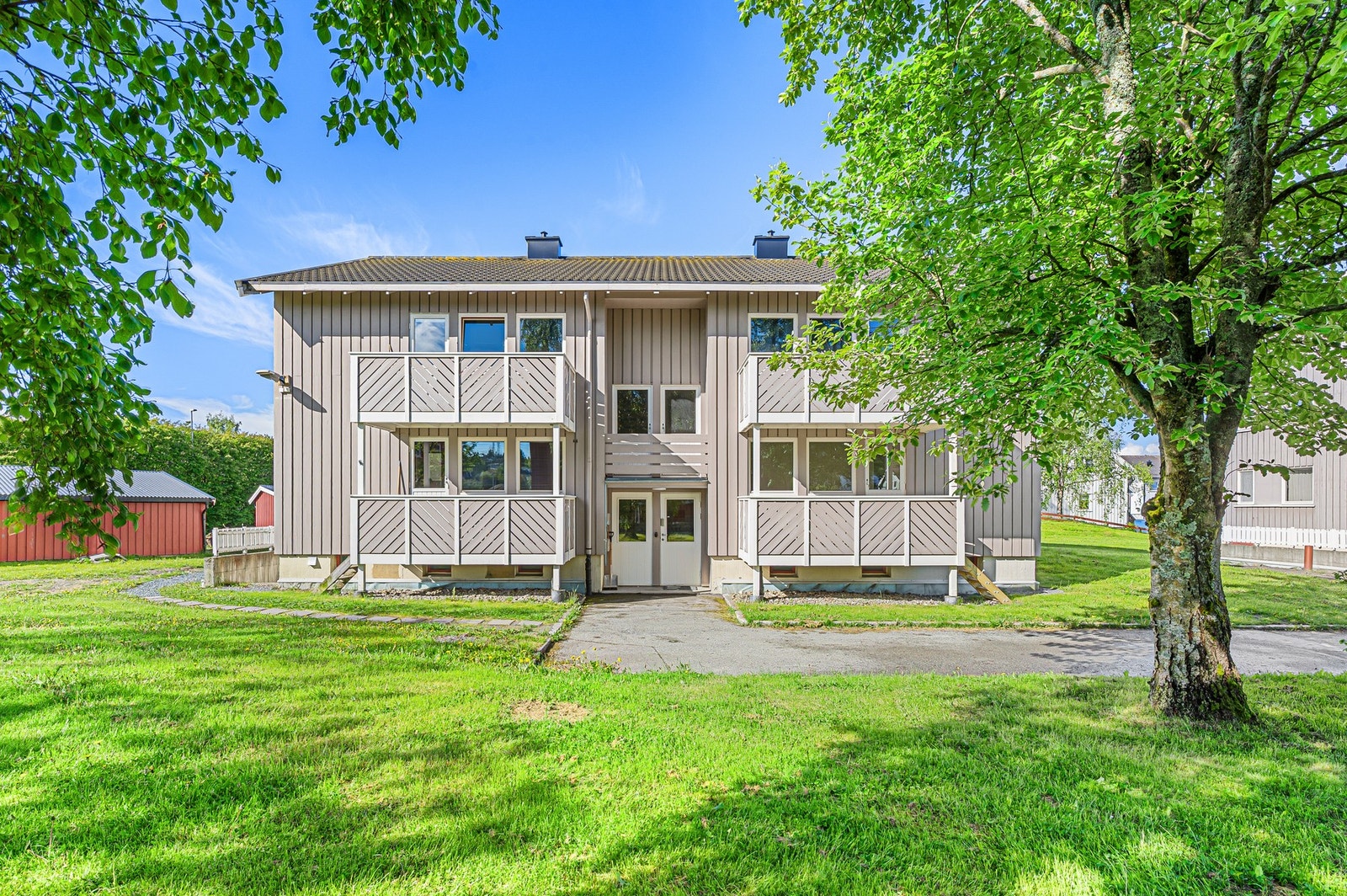 Mats Eidem v/ EiendomsMegler1 har gleden av å presentere Urds veg 5! Galleribilde