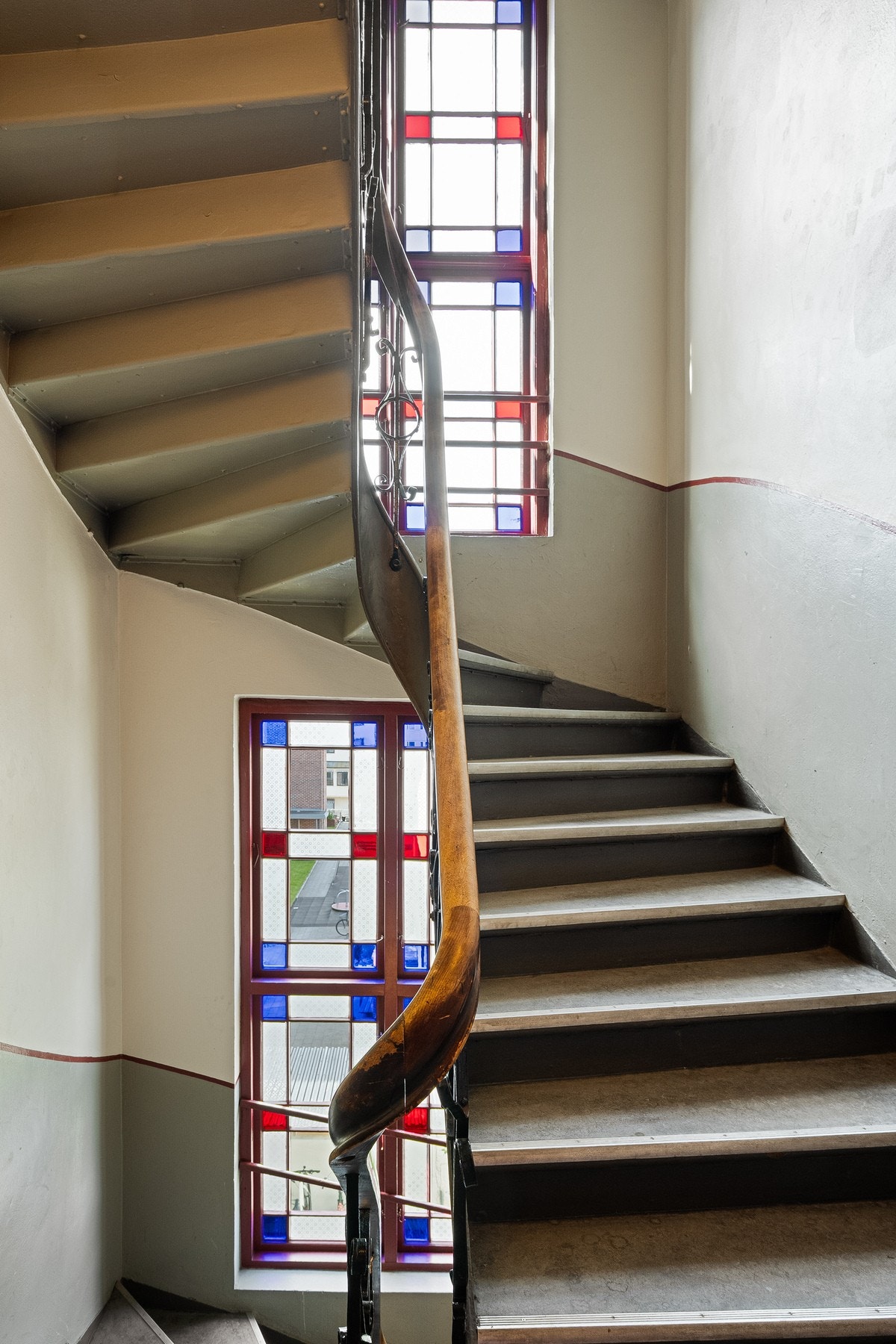 Andelen disponerer i dag lagringsplass i åpent hemsareal utenfor leiligheten ( i samme etasje). Galleribilde