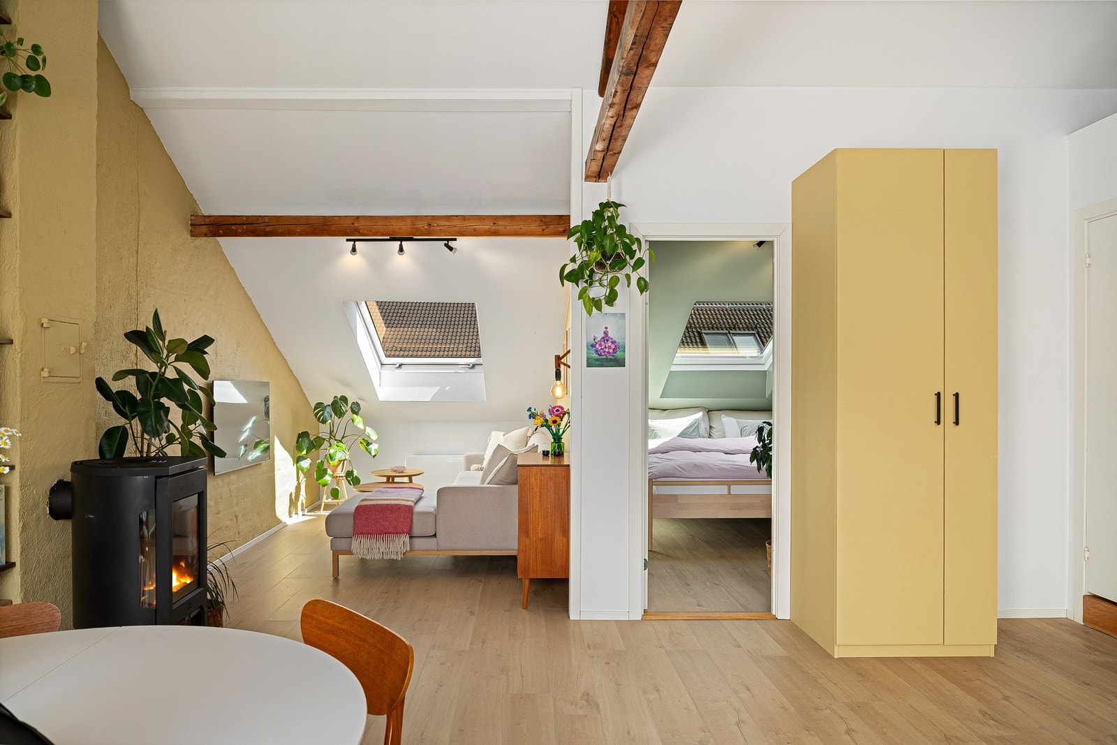 Leiligheten er opprinnelig godkjent som 3-roms. Soverom 2 er i dag tv-stuedel. Dette kan enkelt tilbakestilles ved behov. Galleribilde