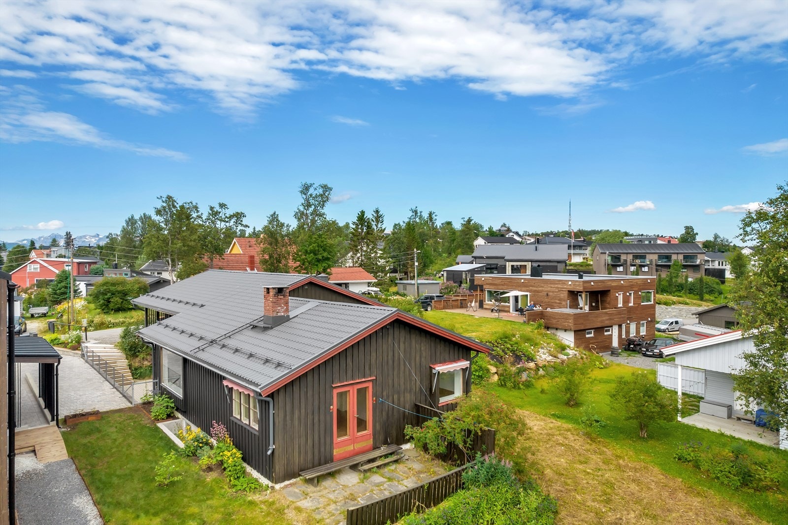 Meget attraktivt og barnevennlig området! Galleribilde