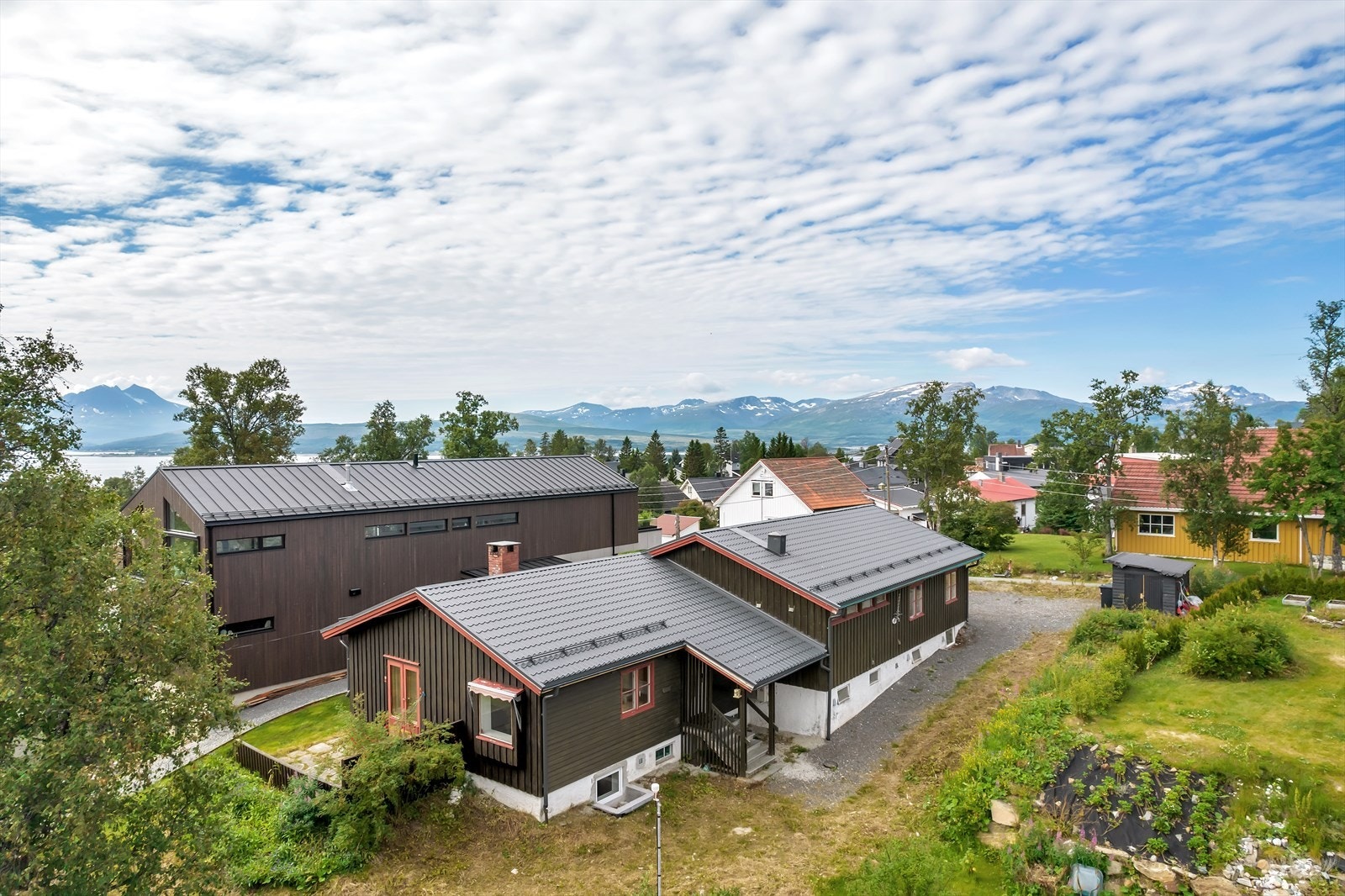 Stor enebolig i meget populært og barnevennlig området. Galleribilde