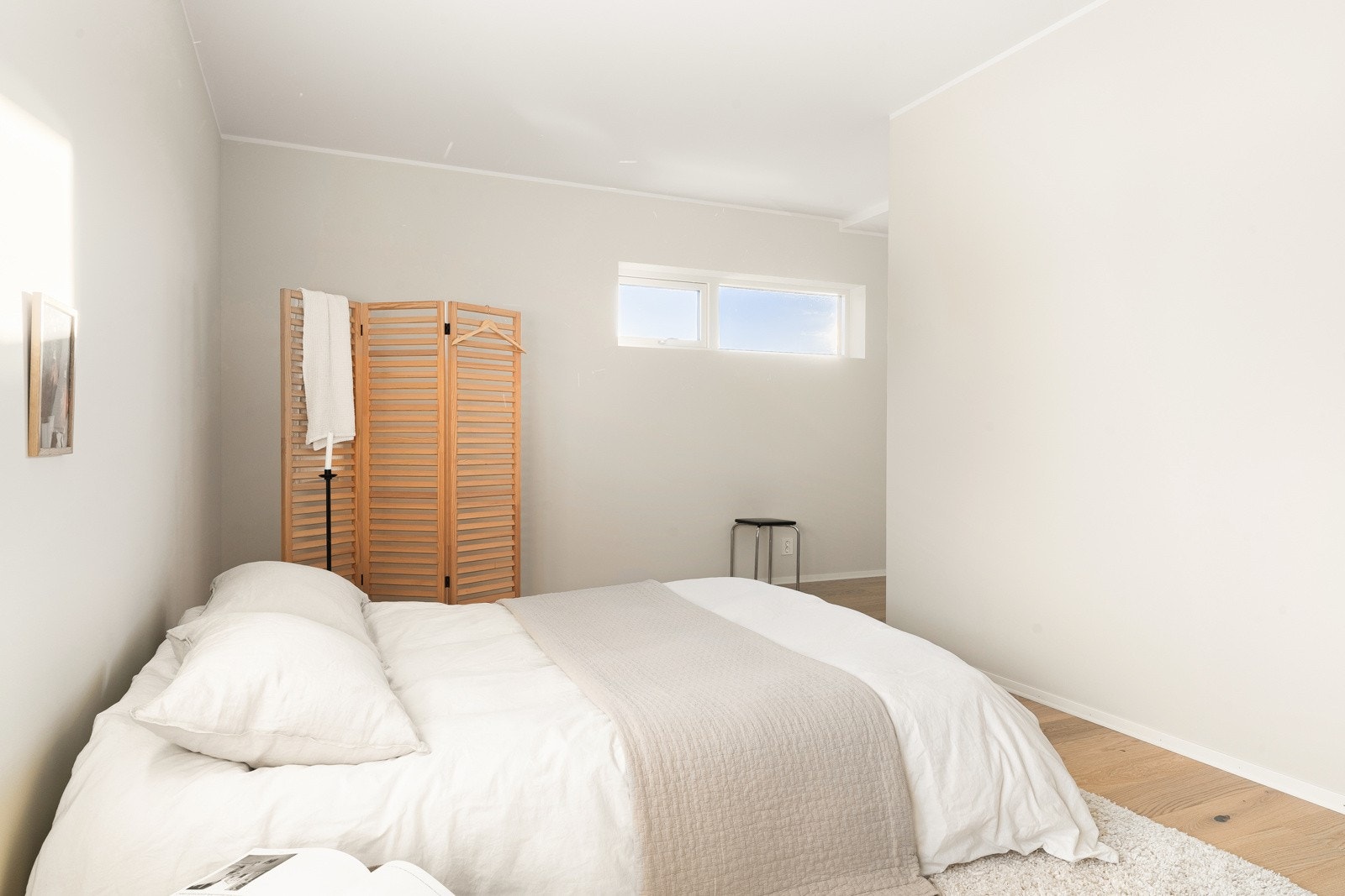 Hovedsoverommet har god plass til dobbelseng og garderobe. Galleribilde