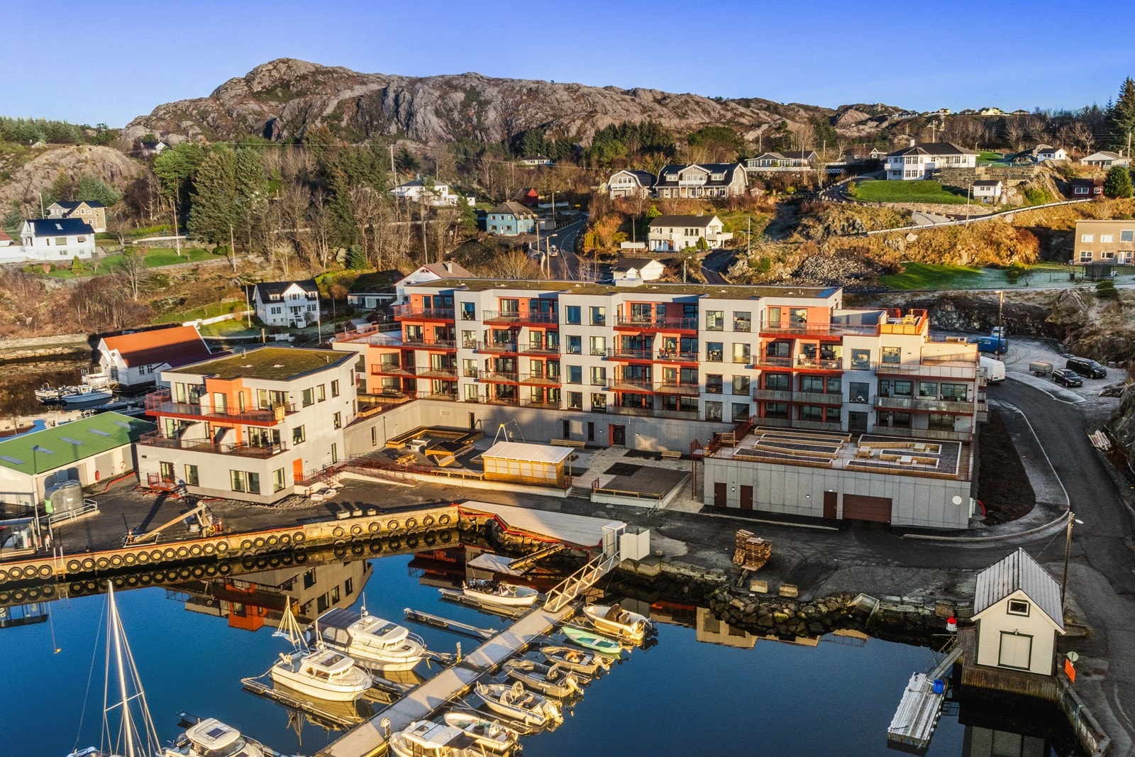 Maritime omgivelser og flott natur rett utenfor døren! Galleribilde