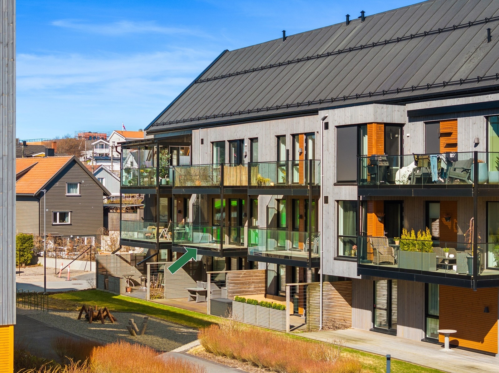 De varierte og velstelte fellesarealene er et pent skue å hvile blikket på også ute på balkongen. Galleribilde