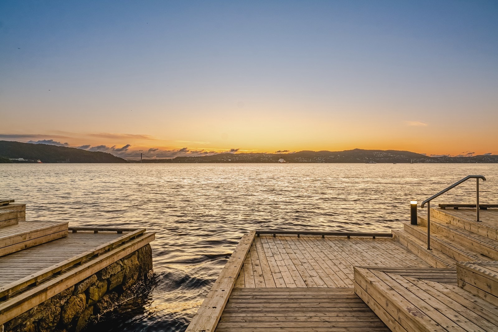 - I Sandviken finner du flere flotte badeplasser hvor du kan nyte et herlig bad - Galleribilde