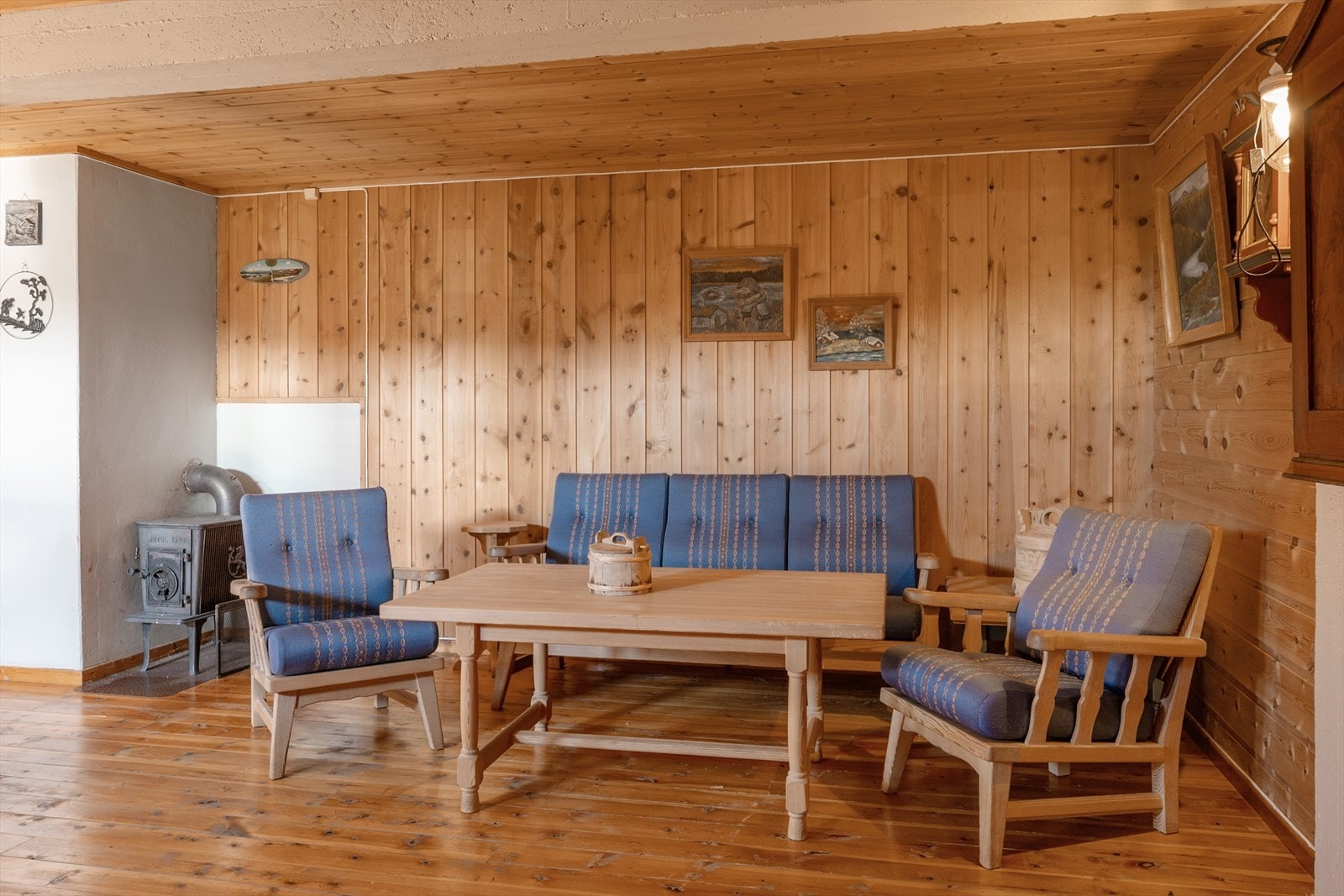 Her får man plass til både sofa, seng, skap mm. Galleribilde