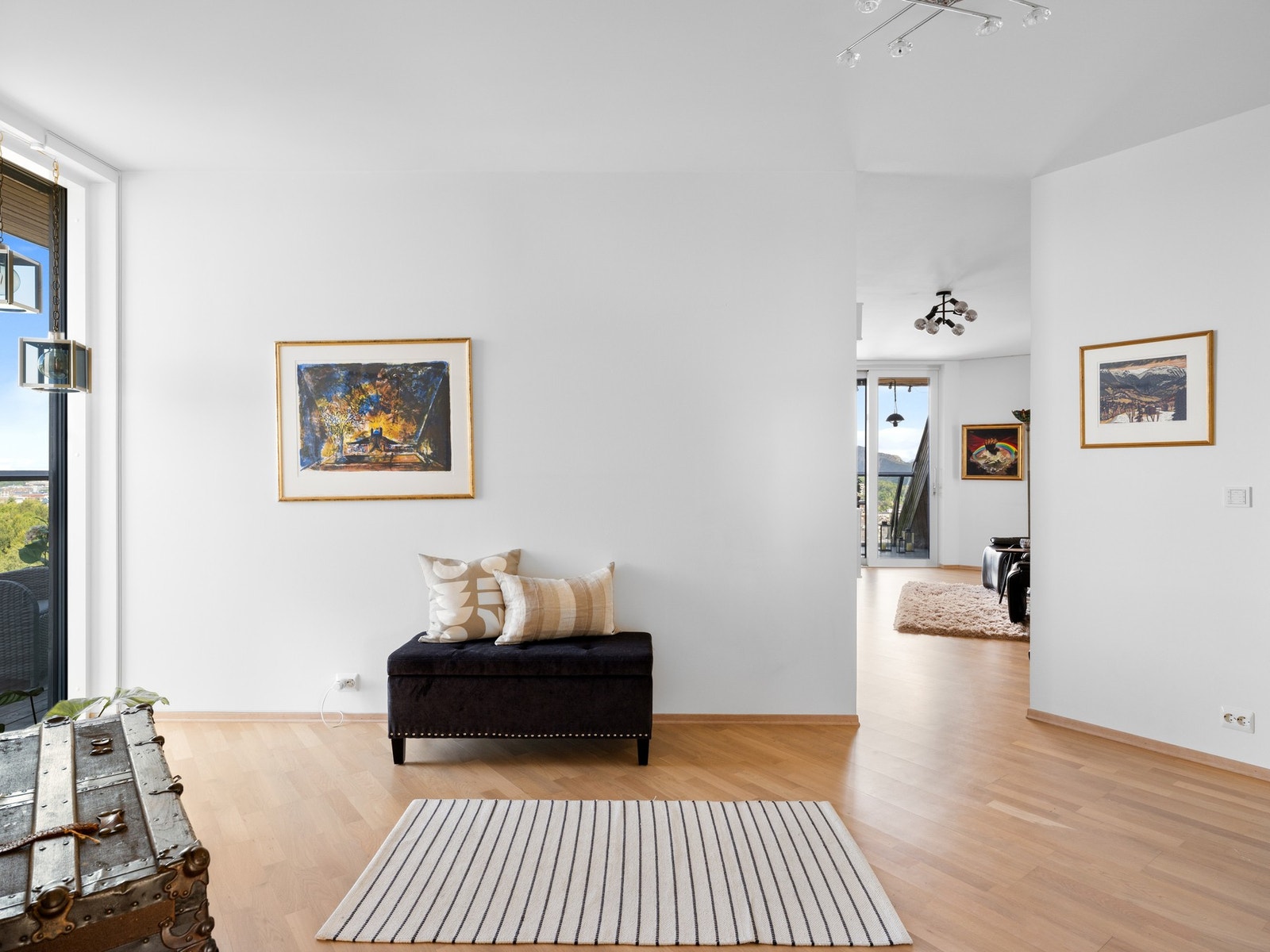 Romslig gang Galleribilde