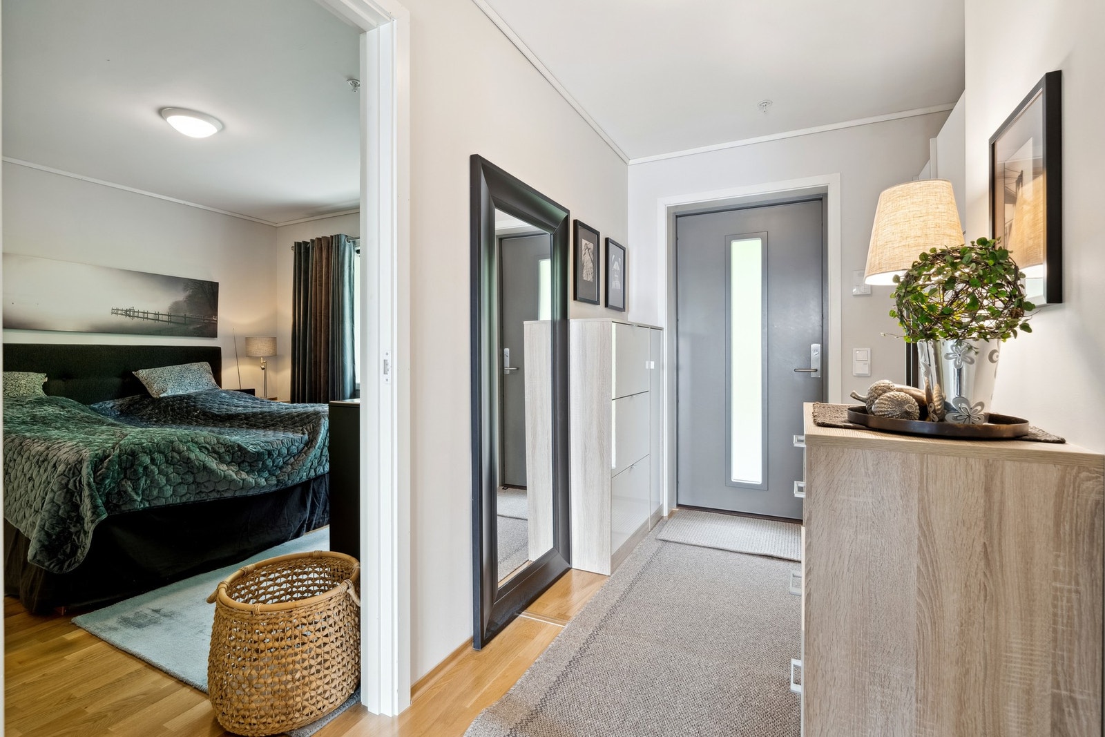 Gang og entré Galleribilde