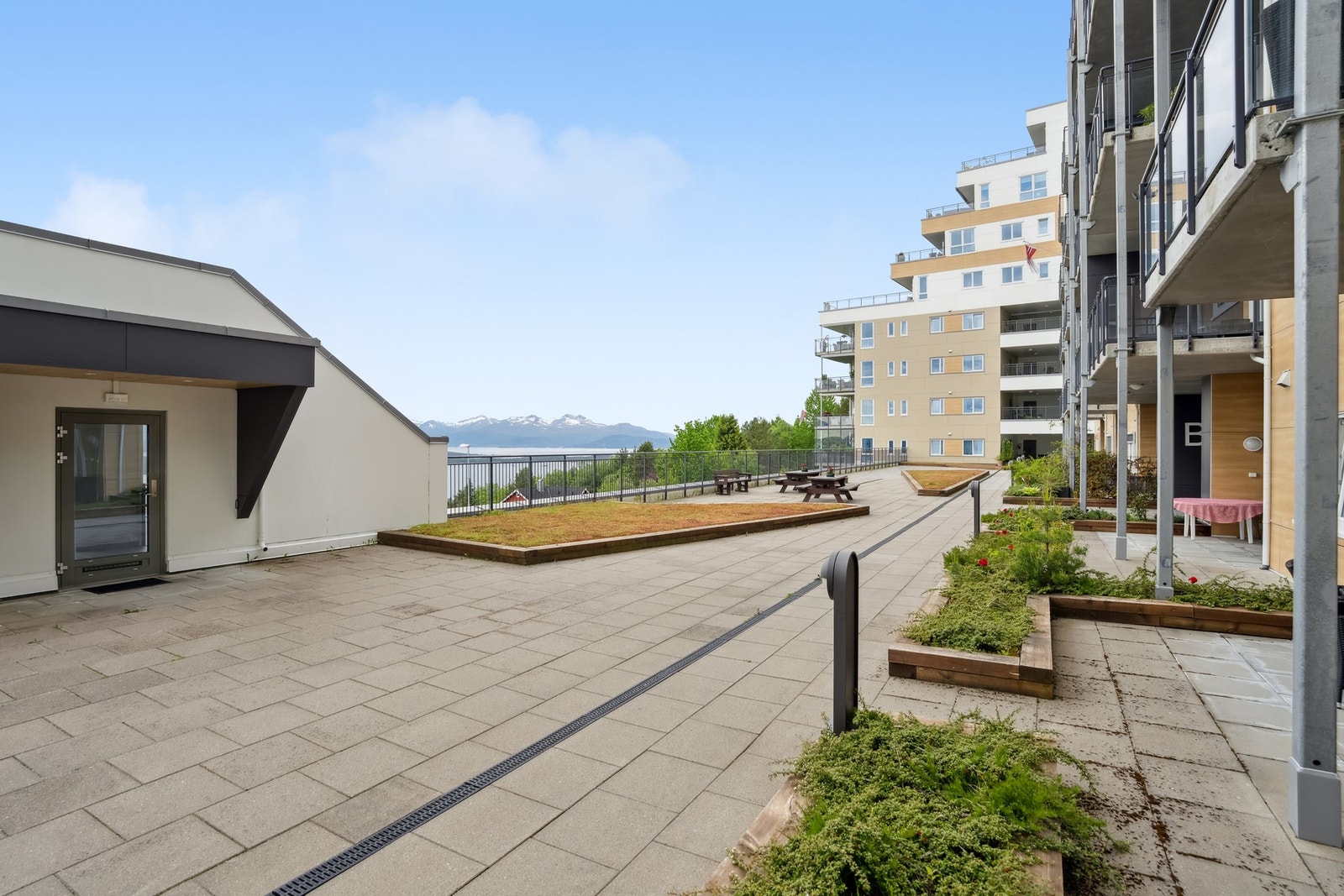 Fasade/uteareal. Galleribilde