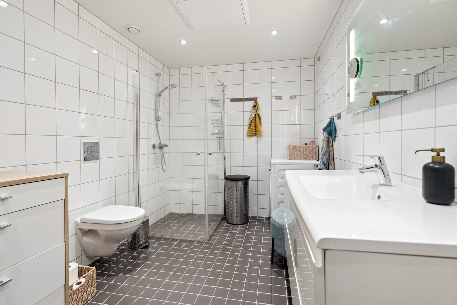 Flislagt gulv med vannbåren varme. Galleribilde