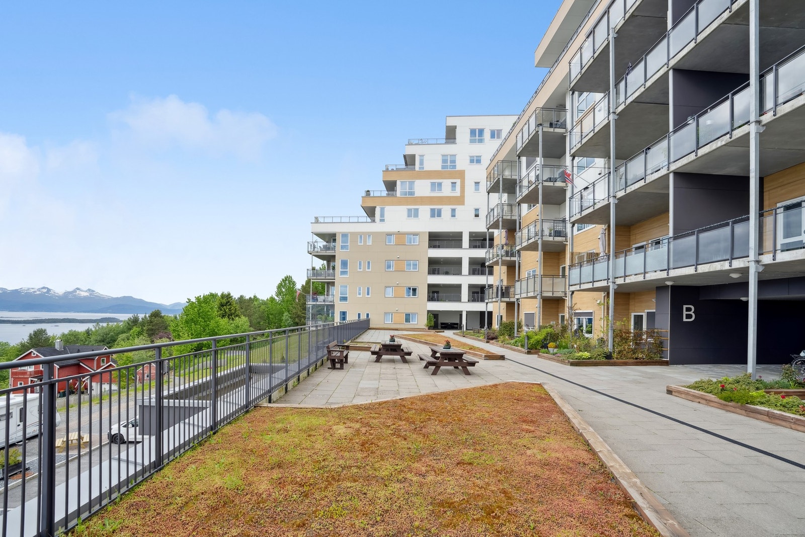 Fasade/uteareal. Galleribilde