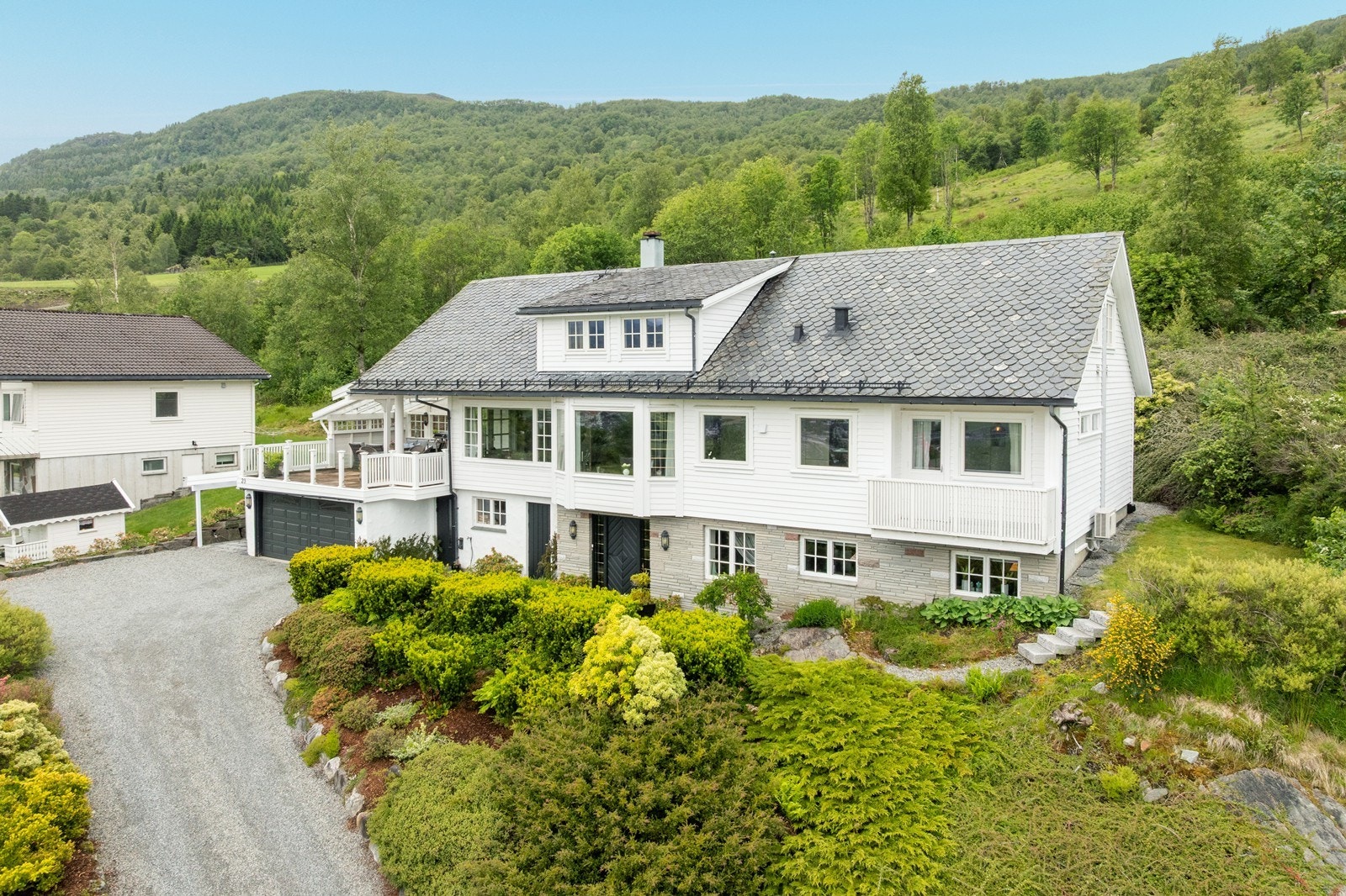 Velkommen til Skiljebakken 23
- Presentert av eiendomsmegler Anders Grønbech Lindø Galleribilde