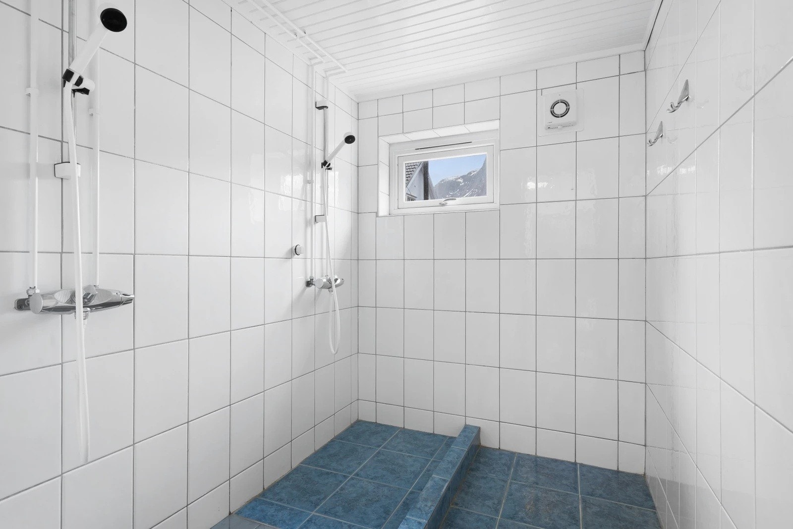 Dusjanlegg i 1etg. underetasje. Galleribilde
