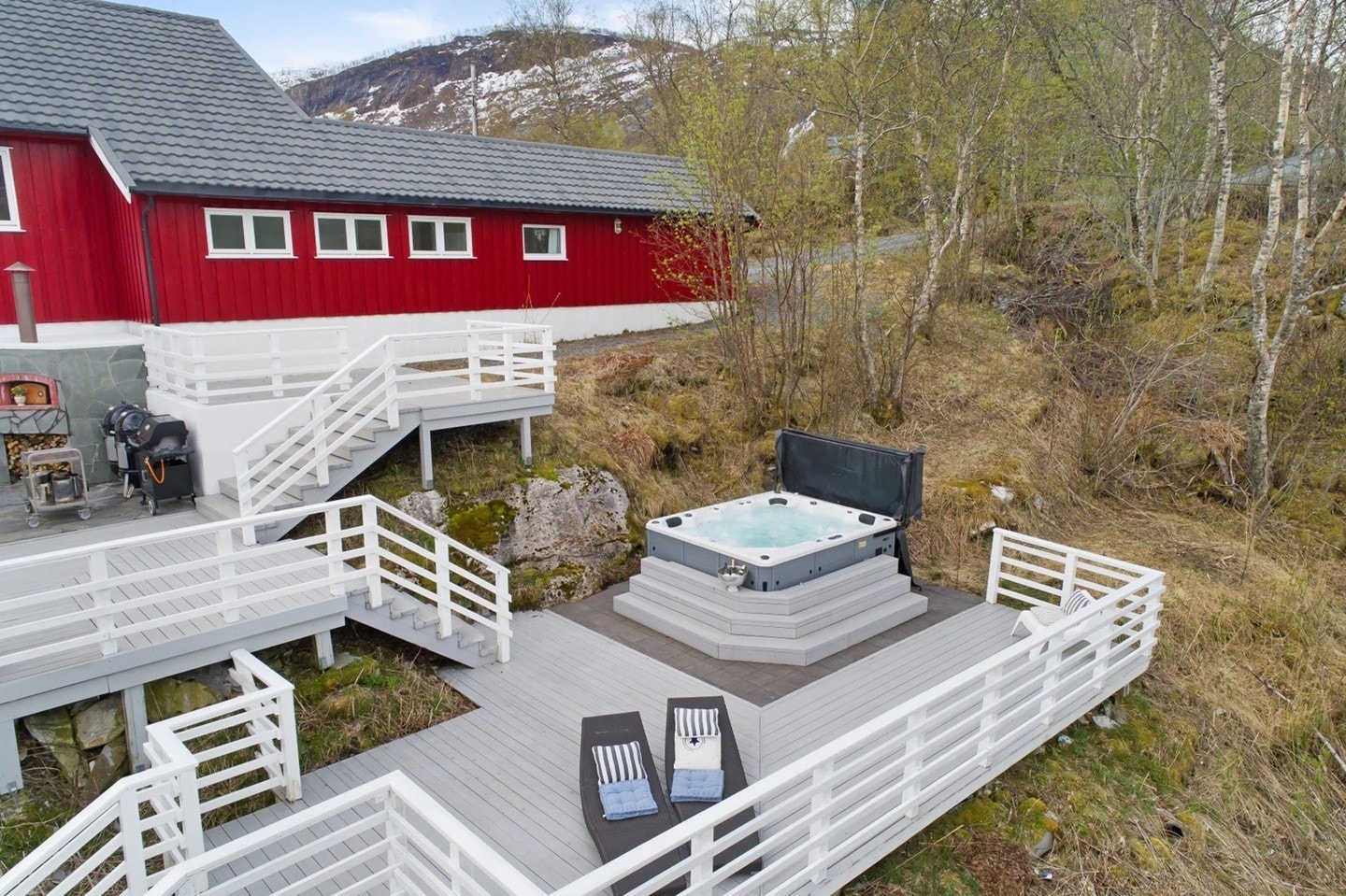 Jaccuzzien er på plass! Galleribilde