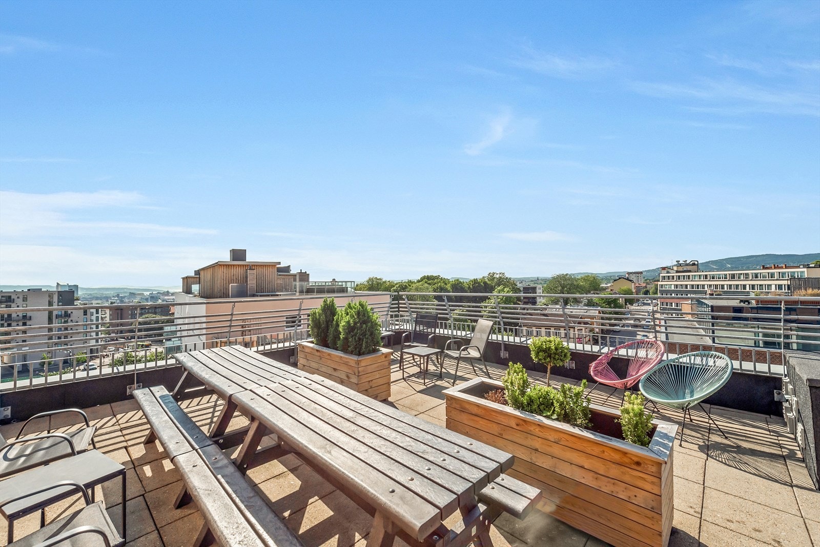 Felles takterasse med fantastiske solmuligheter. Galleribilde