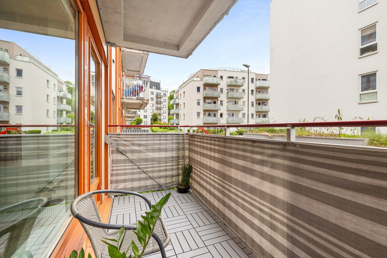 Fra stuen er det utgang til en sydvestvendt balkong på ca. 4,7 kvm. Galleribilde